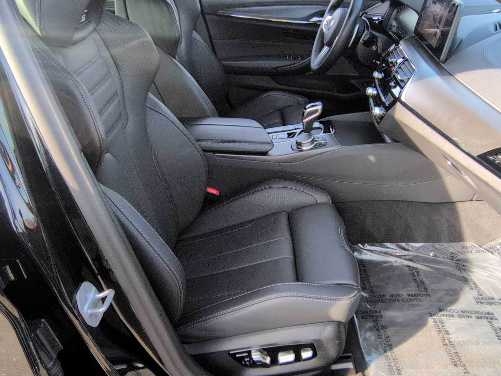 Thumbnail: 2023 BMW M5 - 22