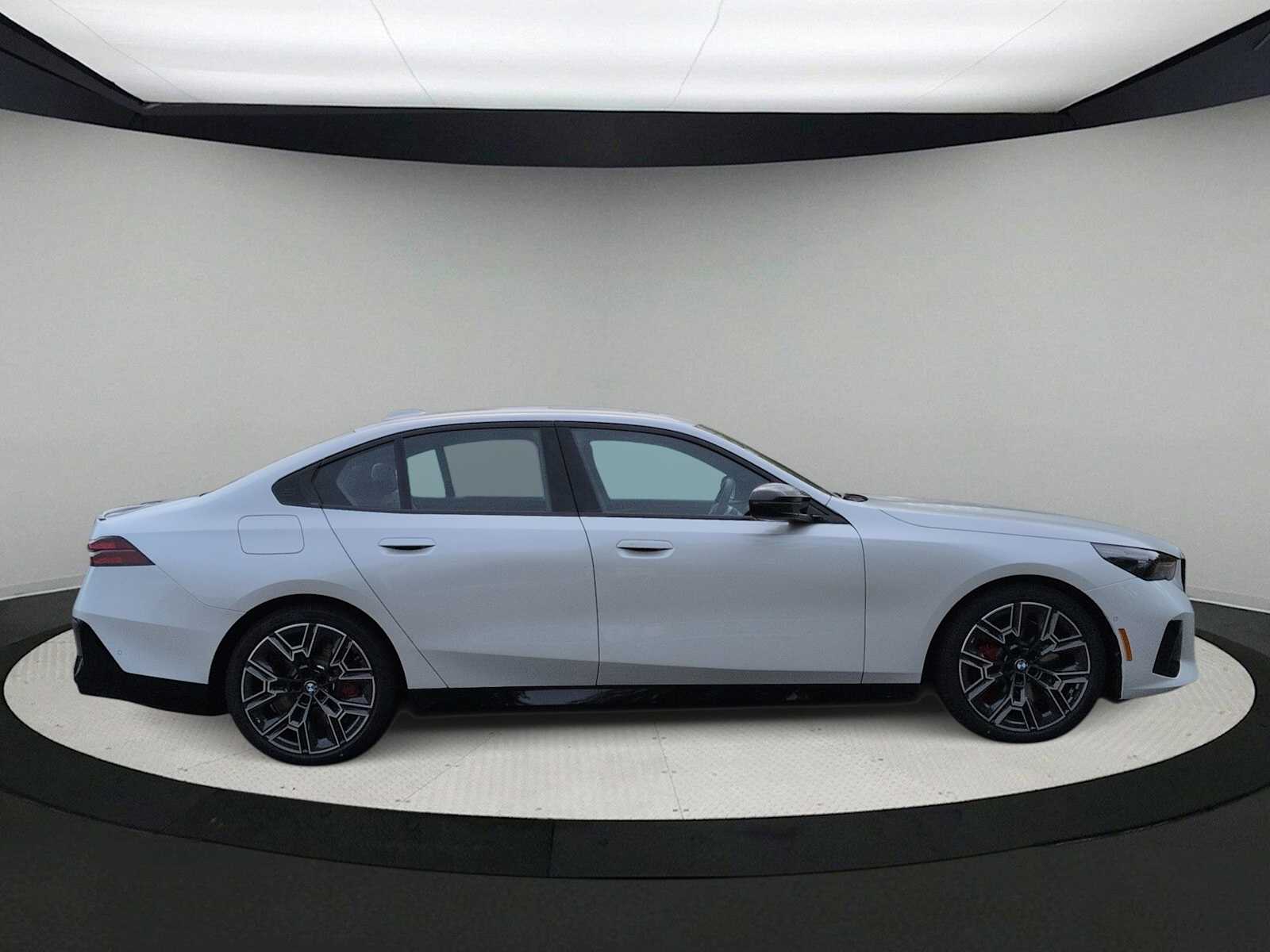 Thumbnail: 2026 BMW i5 - 9