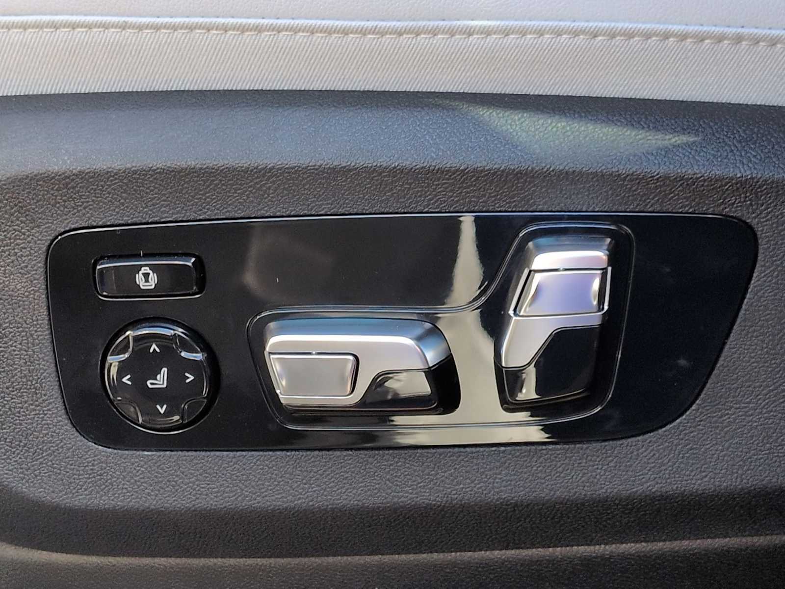 Thumbnail: 2026 BMW X5 - 18