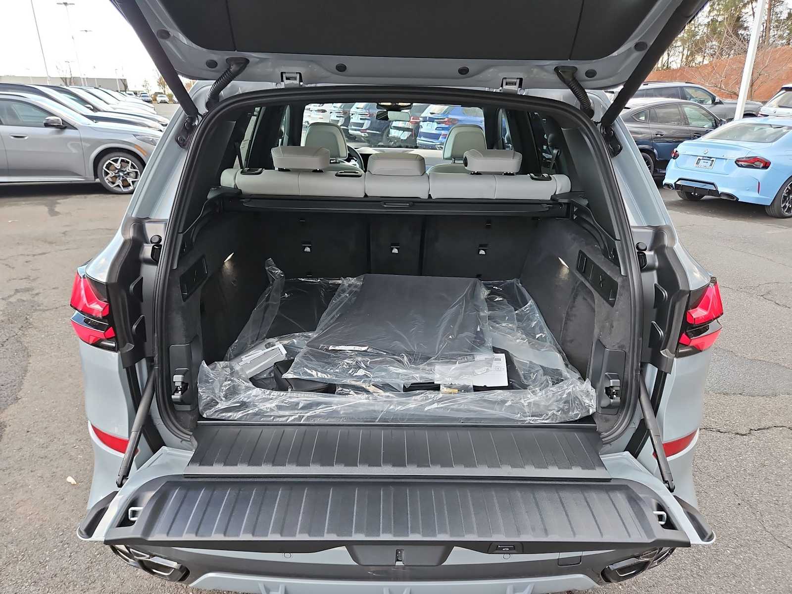 Thumbnail: 2026 BMW X5 - 37