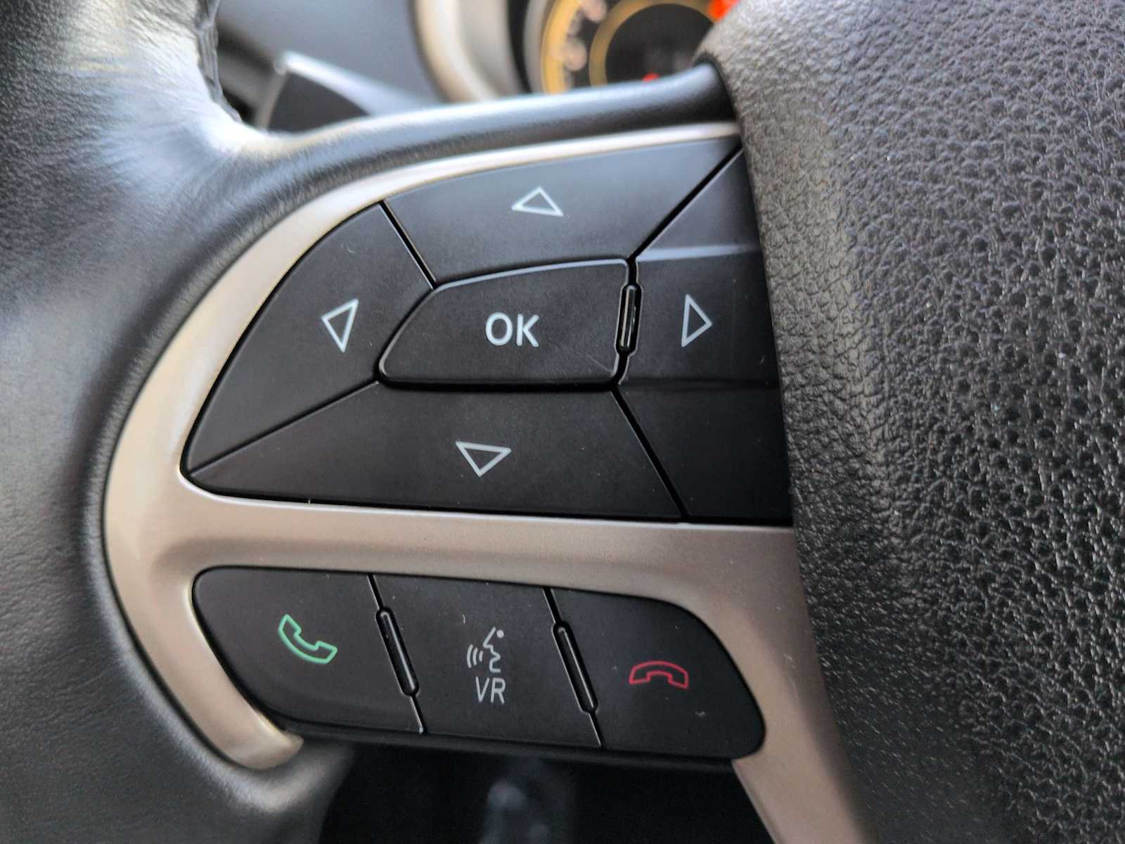 Thumbnail: 2016 Jeep Cherokee - 26