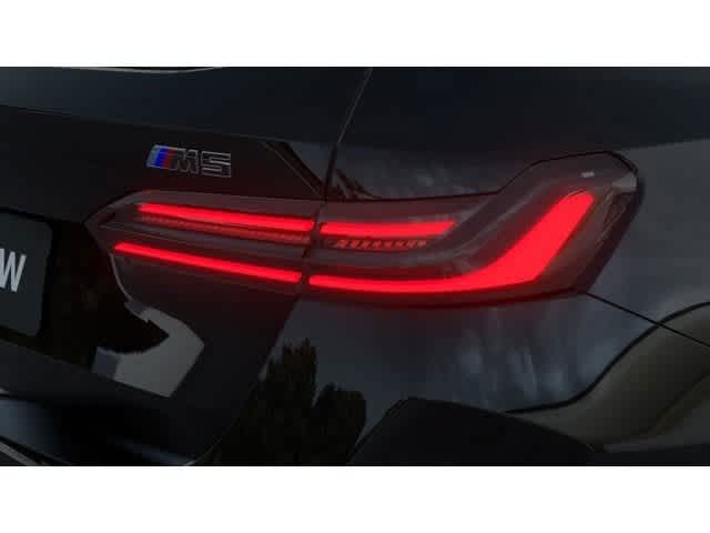 Thumbnail: 2027 BMW M5 - 8