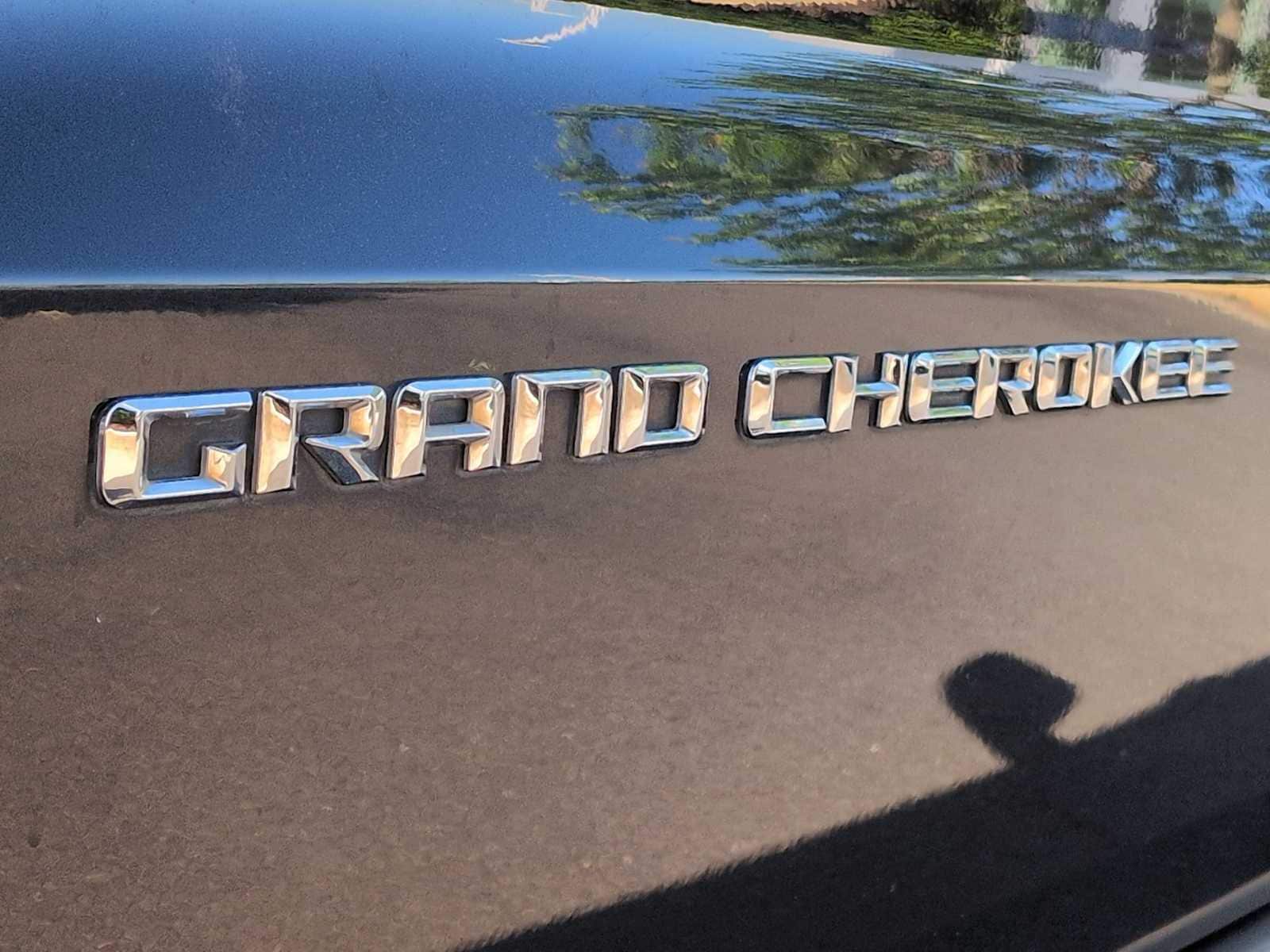 Thumbnail: 2014 Jeep Grand Cherokee - 13