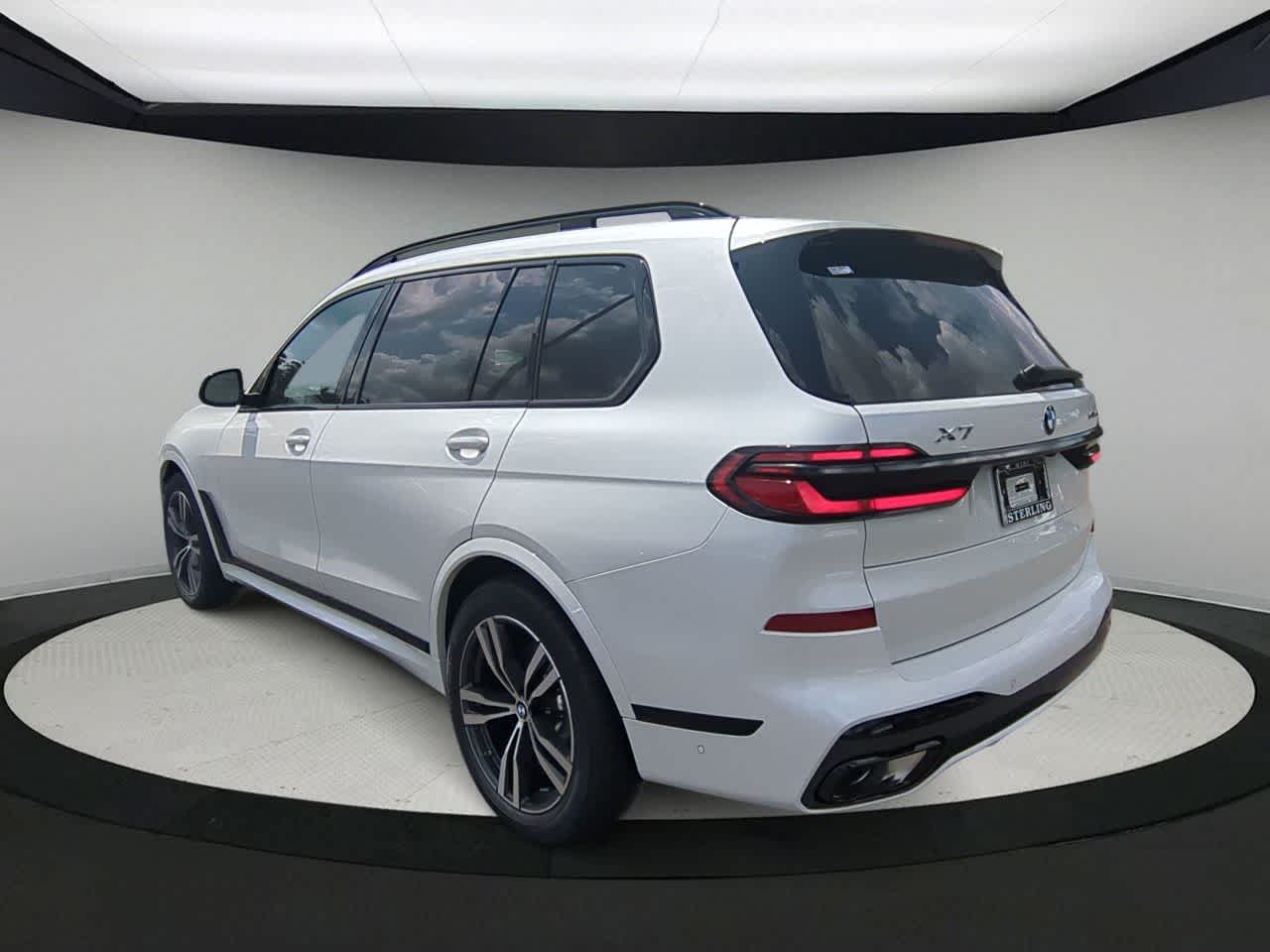 Thumbnail: 2026 BMW X7 - 6
