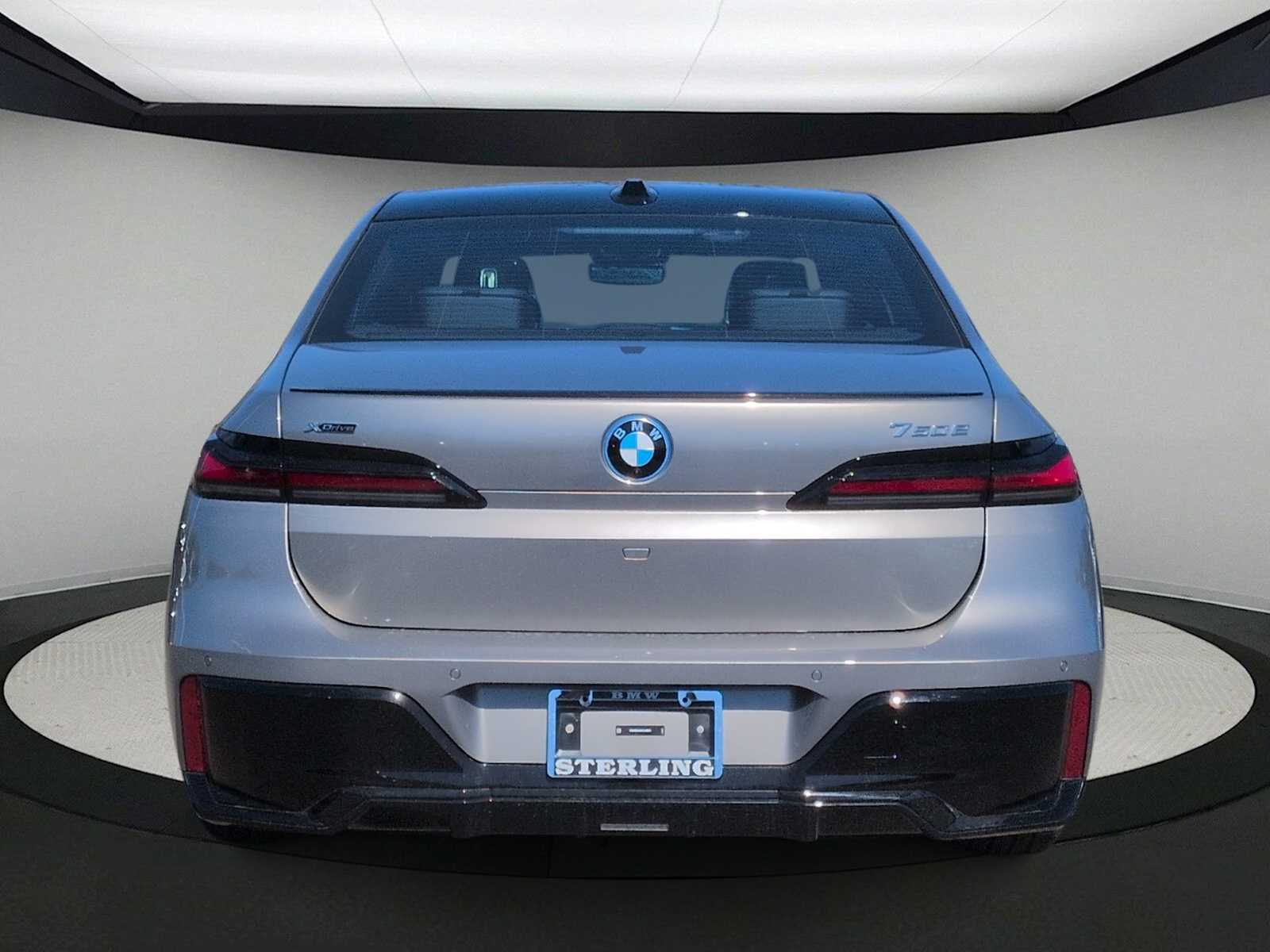 Thumbnail: 2026 BMW 7 Series - 7