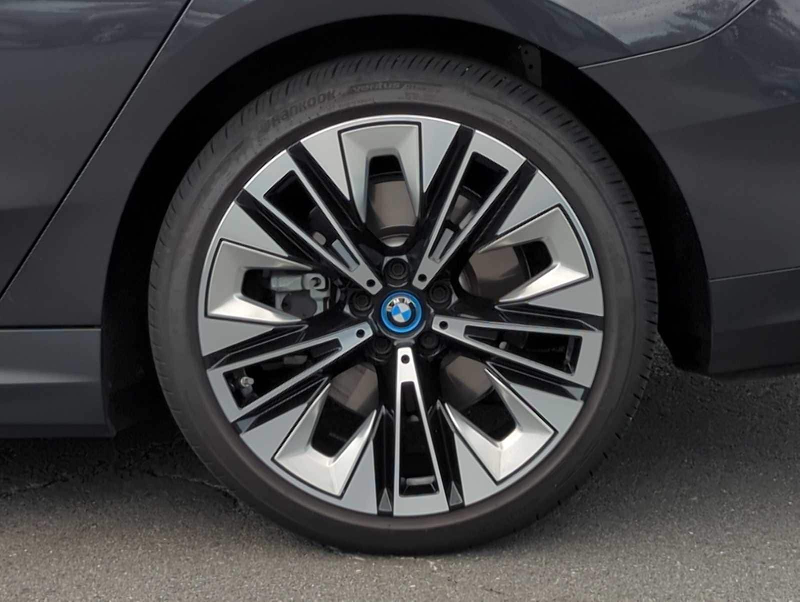 Thumbnail: 2024 BMW i5 - 13