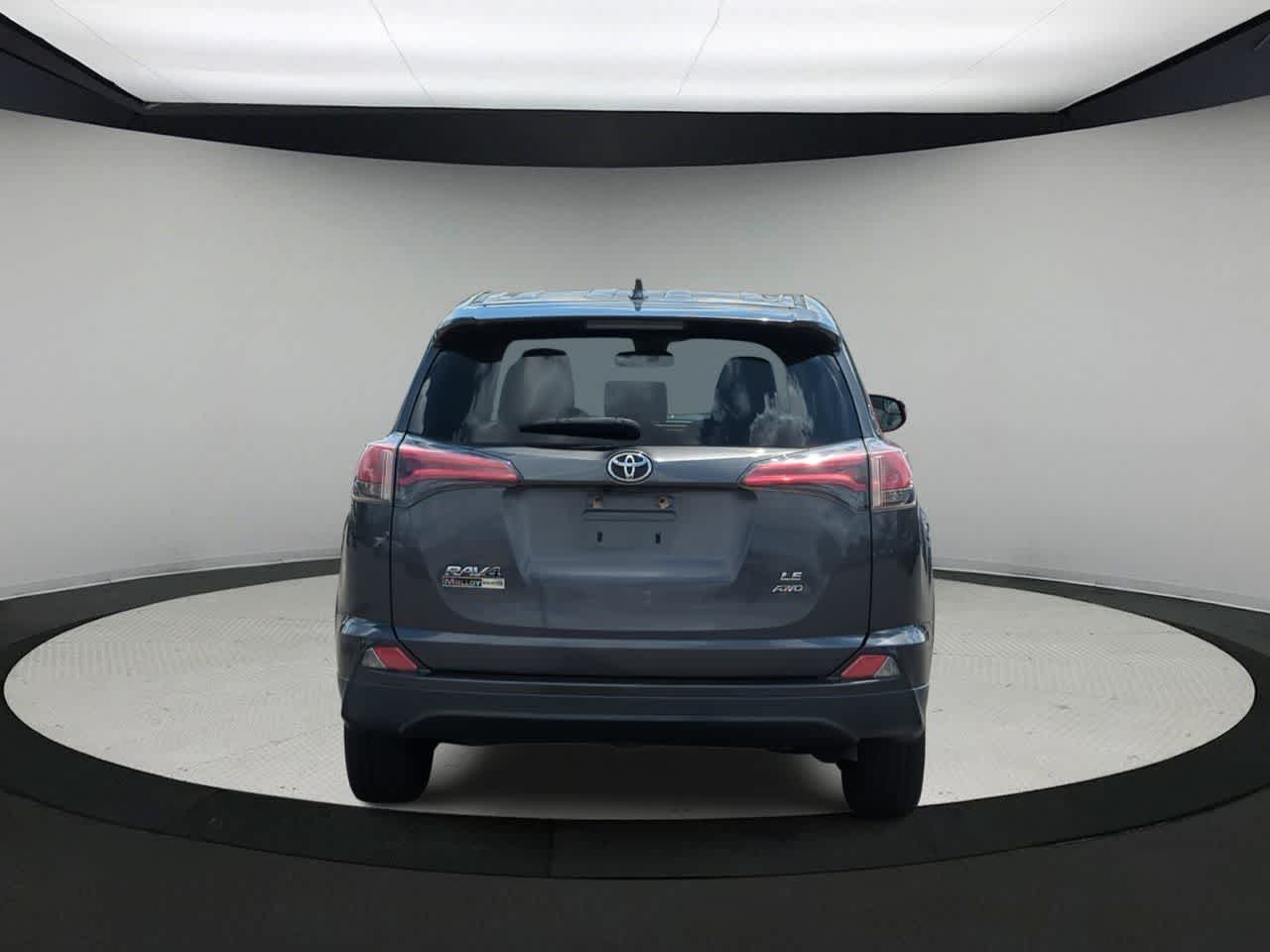 Thumbnail: 2018 Toyota RAV4 - 6