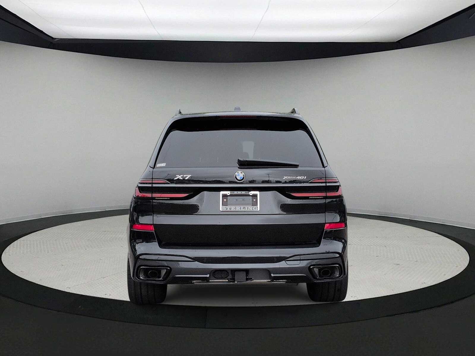 Thumbnail: 2027 BMW X7 - 7