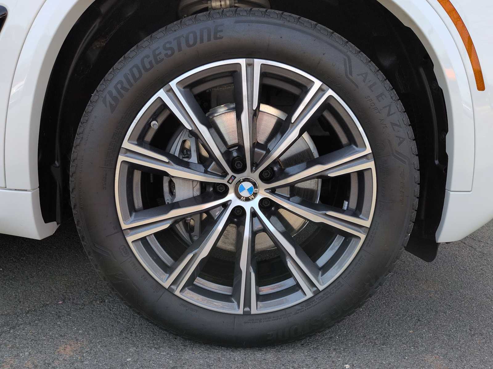 Thumbnail: 2026 BMW X5 - 13