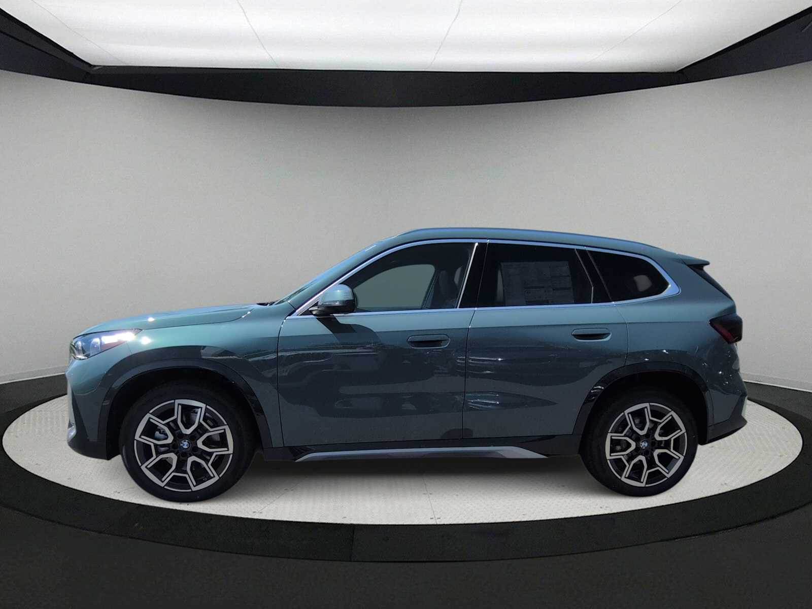 Thumbnail: 2026 BMW X1 - 5