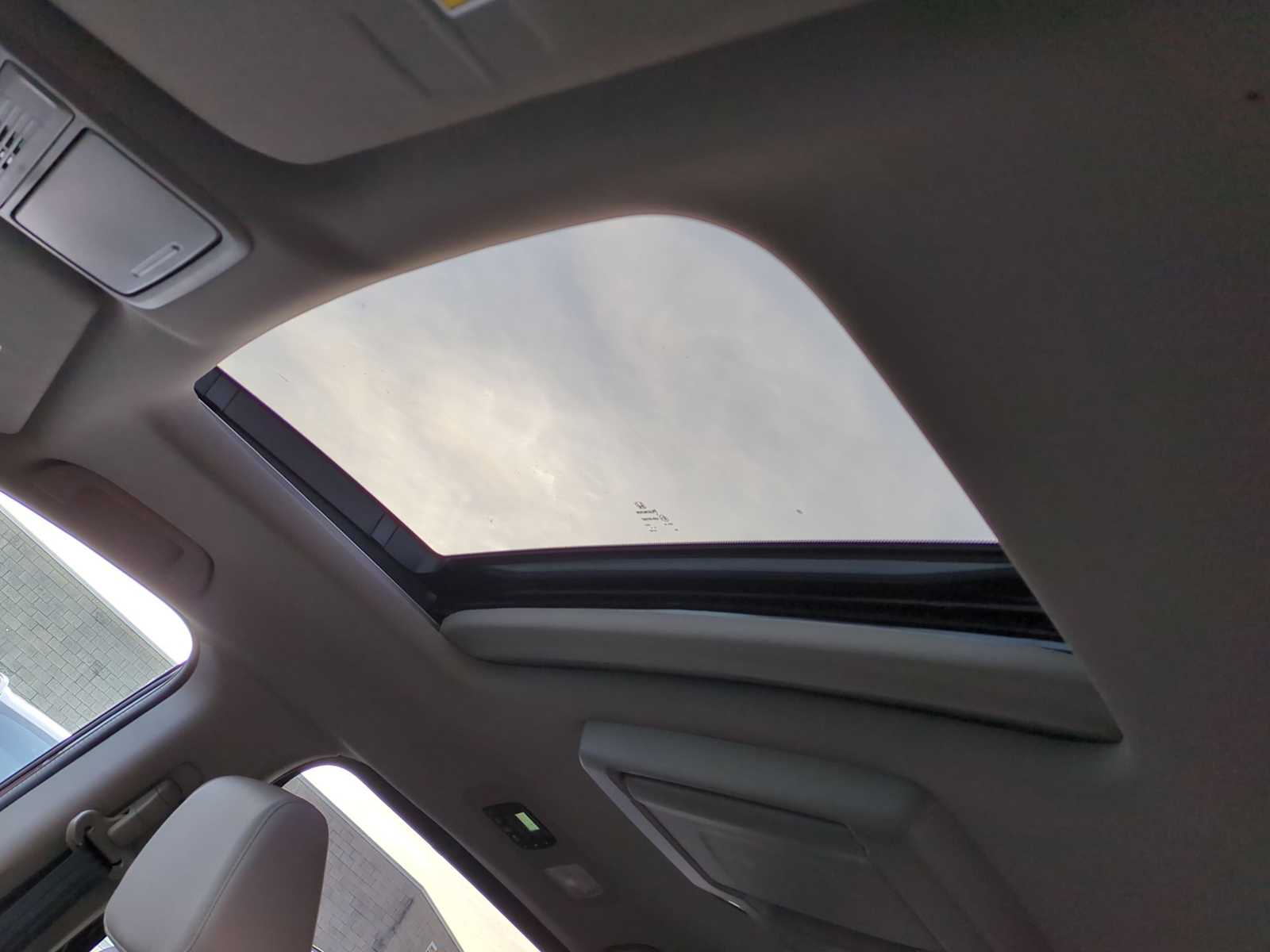 Thumbnail: 2018 Honda Odyssey - 19