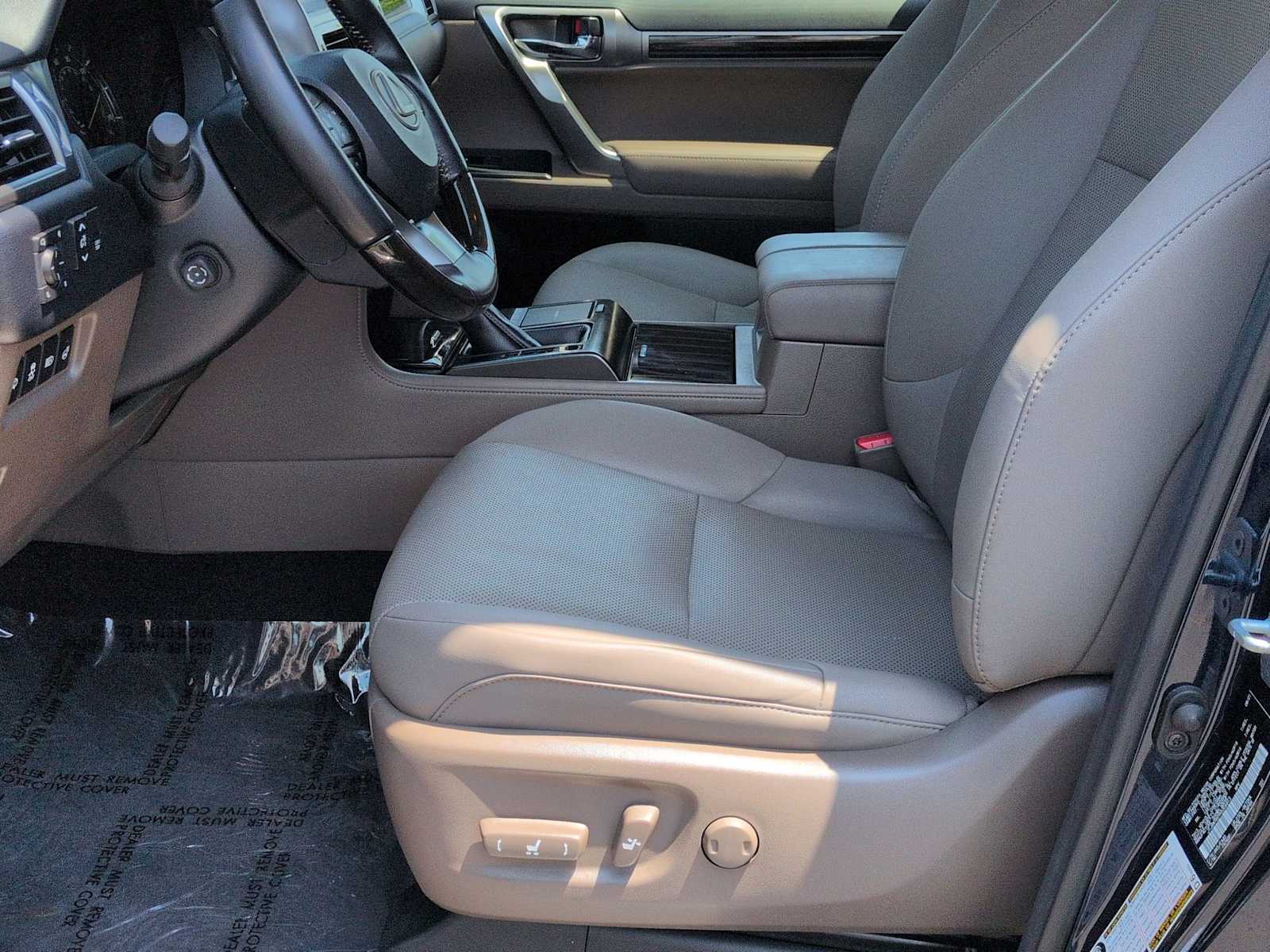 Thumbnail: 2022 Lexus GX - 17