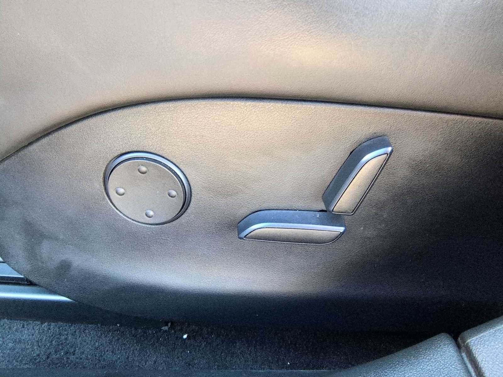 Thumbnail: 2020 Tesla Model S - 17