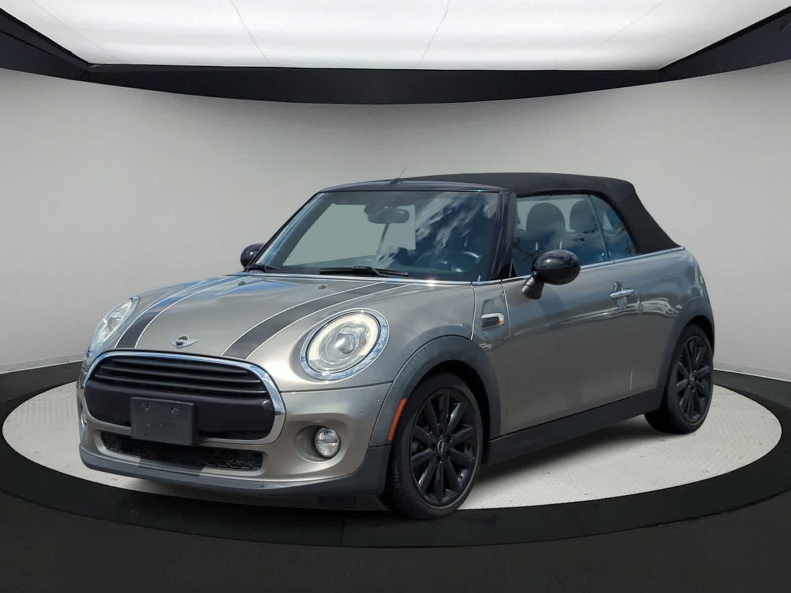 Thumbnail: 2016 MINI Cooper Convertible - 4