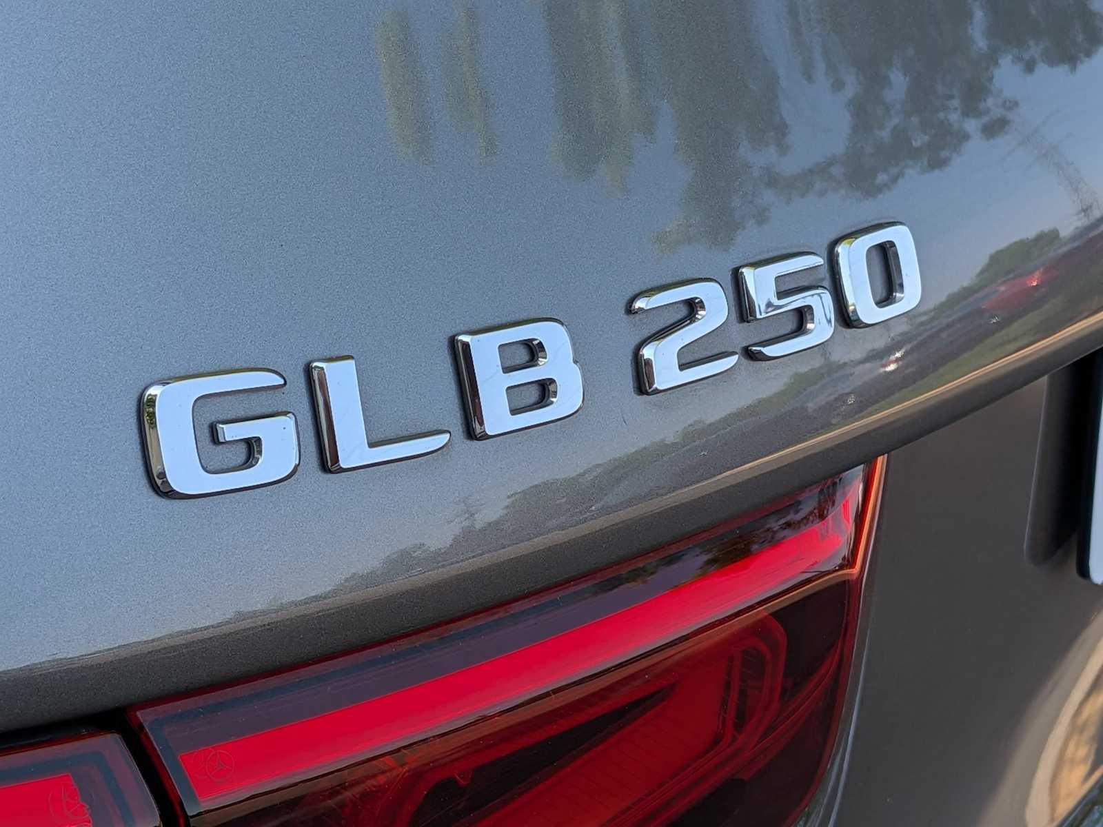 Thumbnail: 2020 Mercedes-Benz GLB - 13
