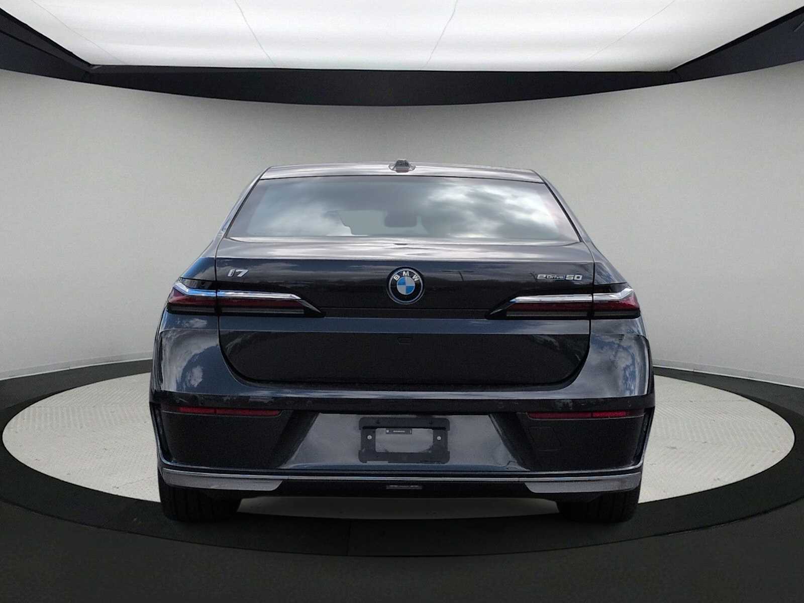 Thumbnail: 2025 BMW i7 - 7
