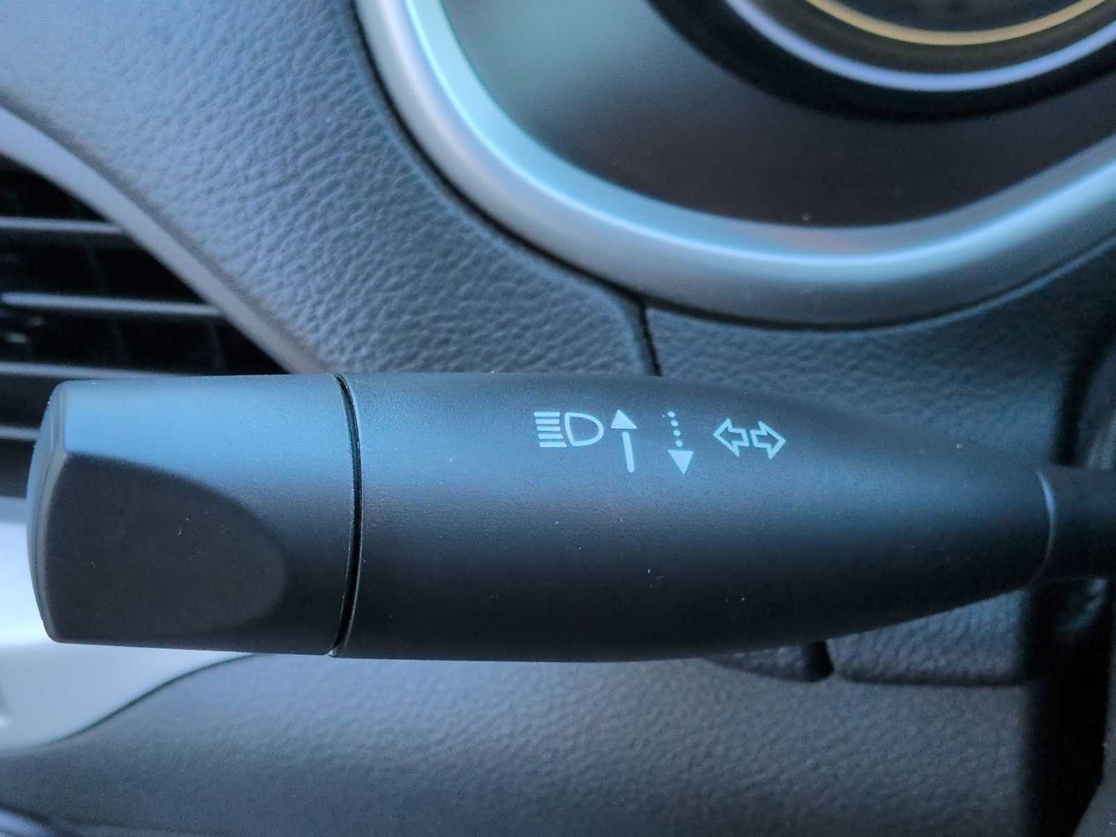 Thumbnail: 2015 Jeep Cherokee - 29