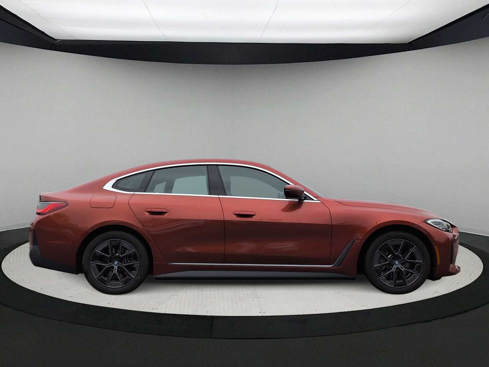 Thumbnail: 2023 BMW i4 - 9