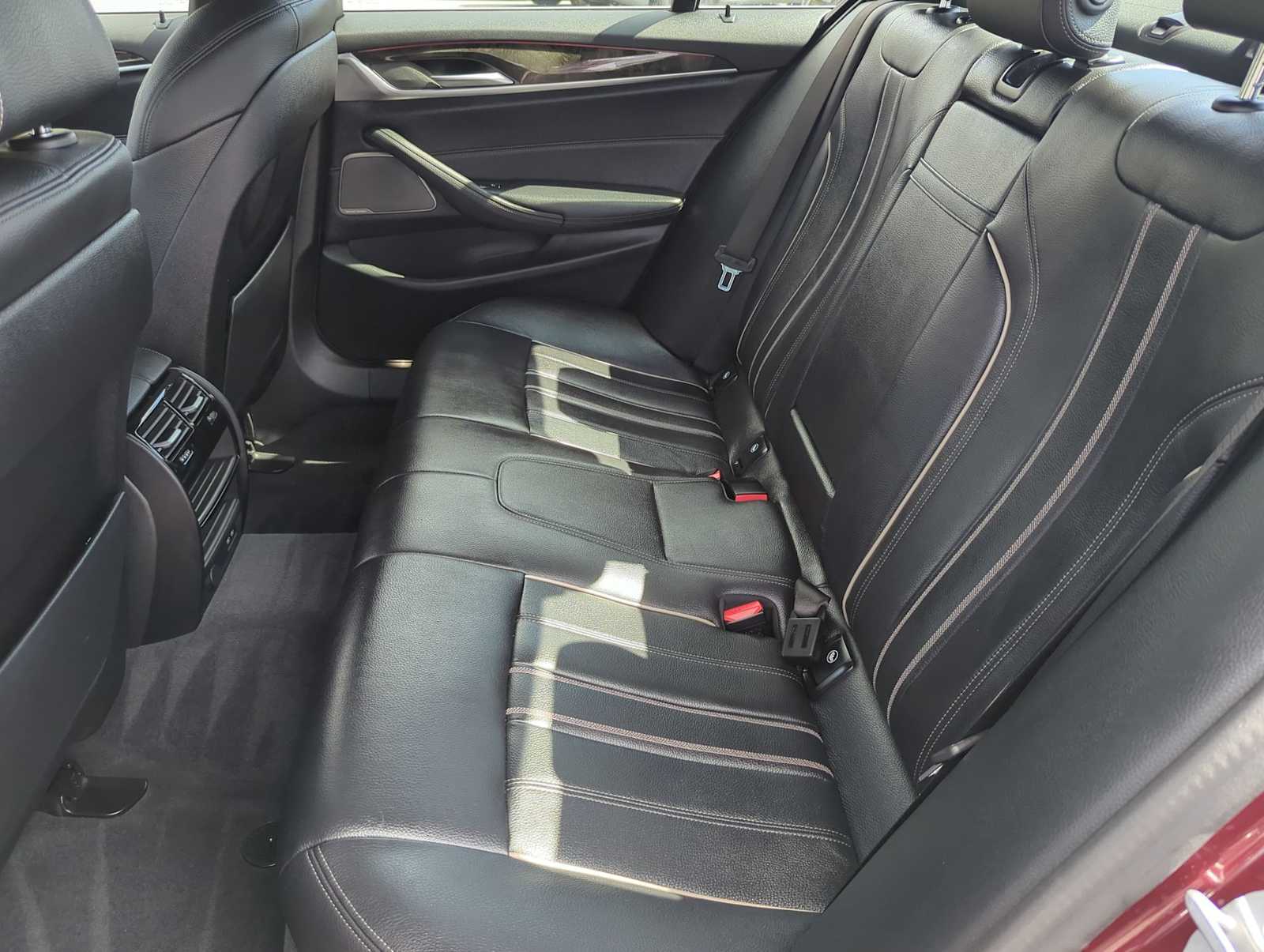 Thumbnail: 2023 BMW 5 Series - 20