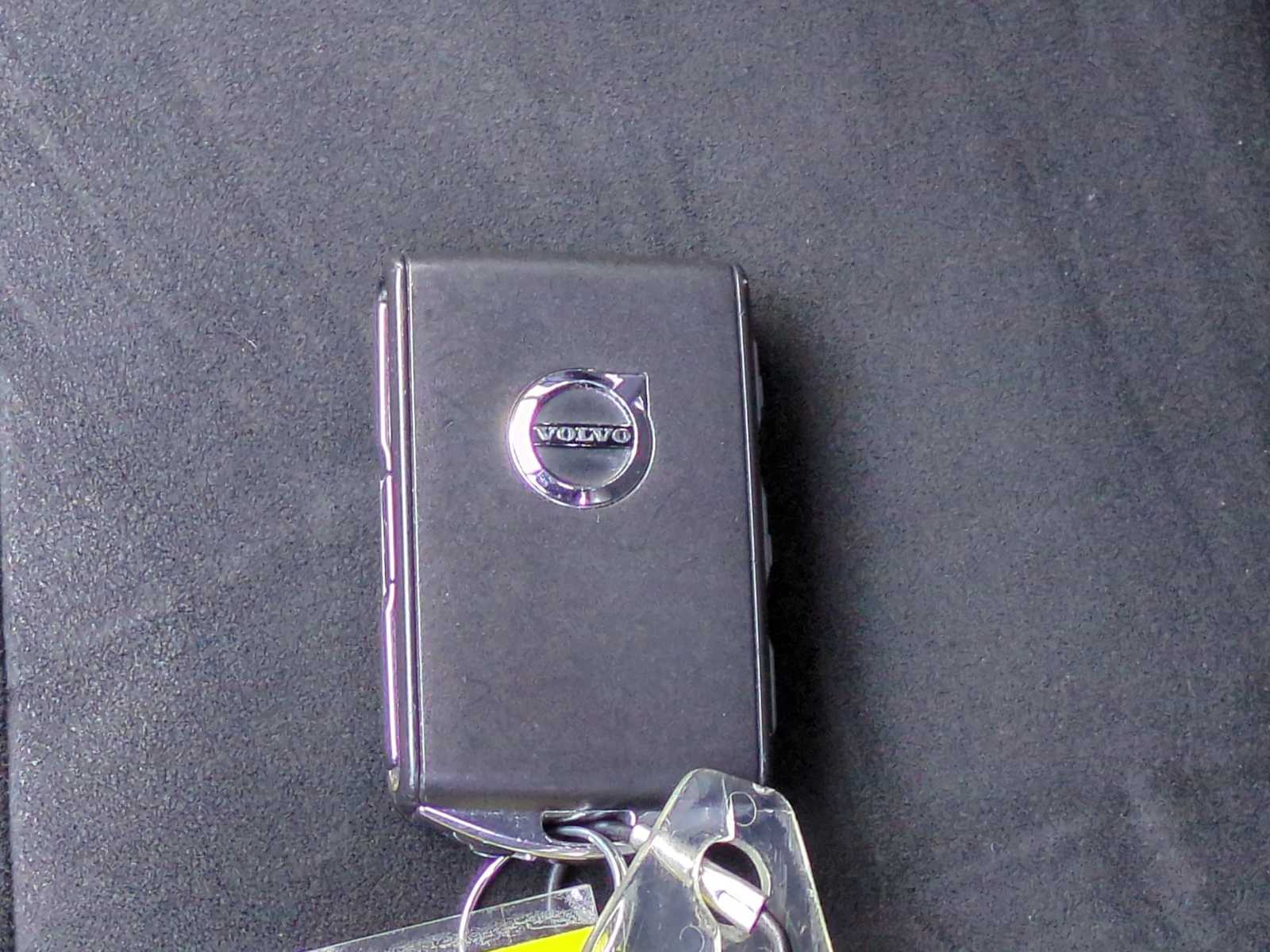 Thumbnail: 2021 Volvo XC40 - 35