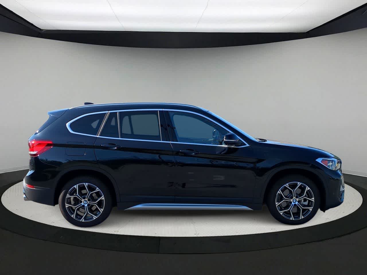 Thumbnail: 2022 BMW X1 - 9