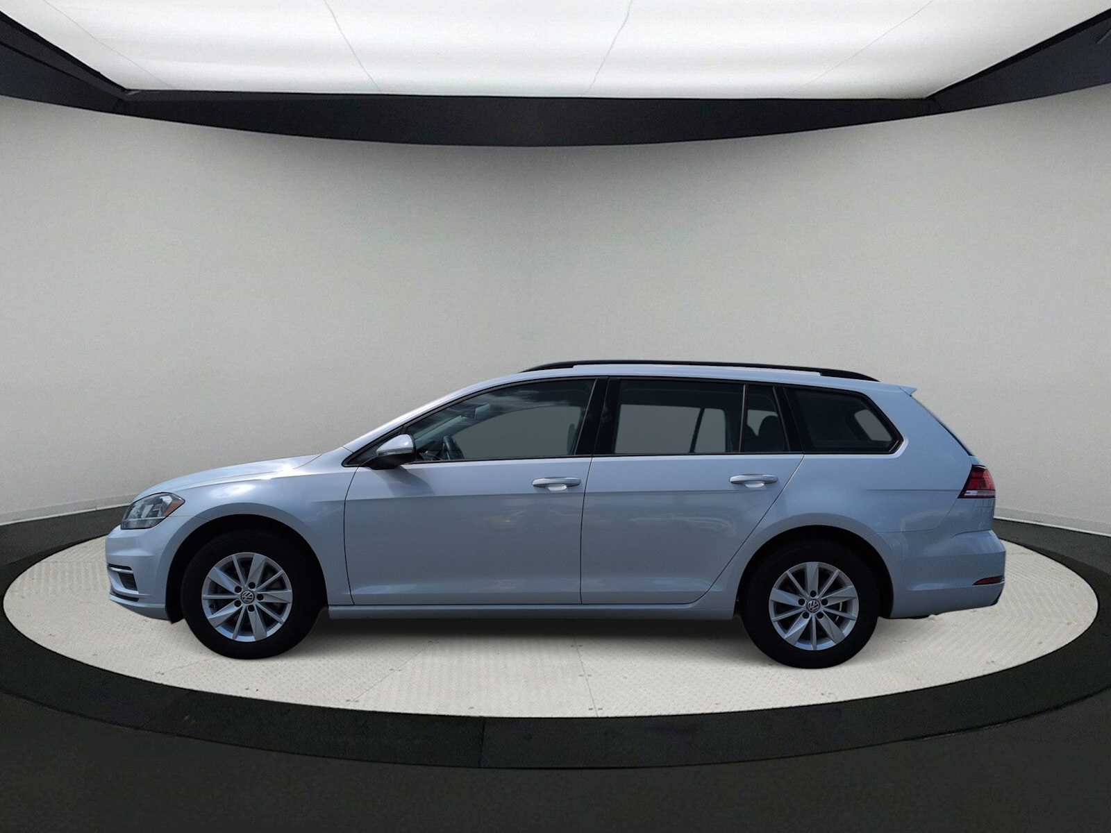 Thumbnail: 2018 Volkswagen e-Golf - 5