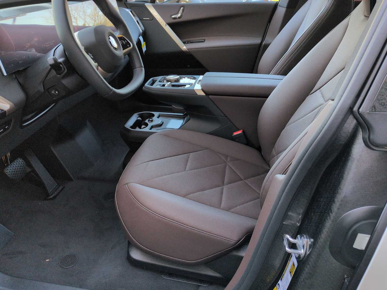 Thumbnail: 2026 BMW iX - 16