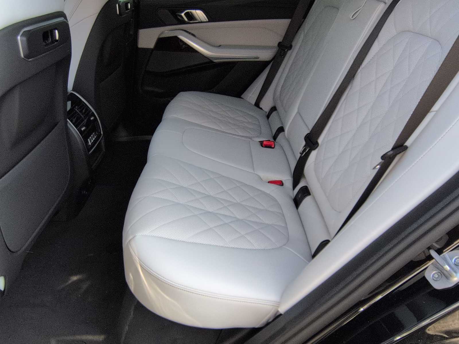 Thumbnail: 2026 BMW X5 - 21