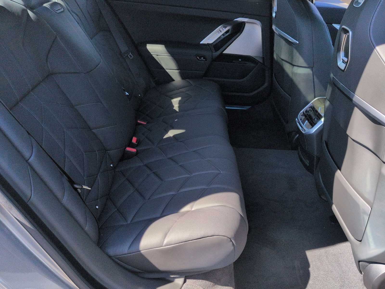 Thumbnail: 2026 BMW 7 Series - 22