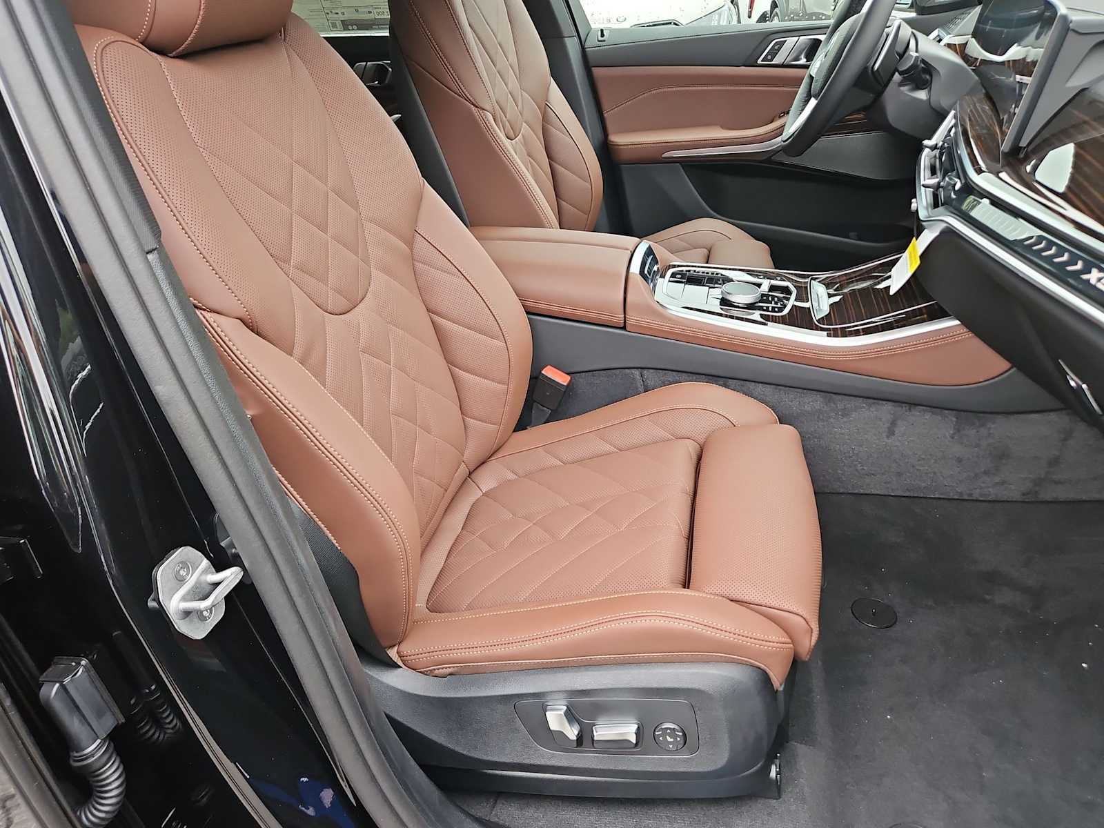 Thumbnail: 2026 BMW X5 - 21