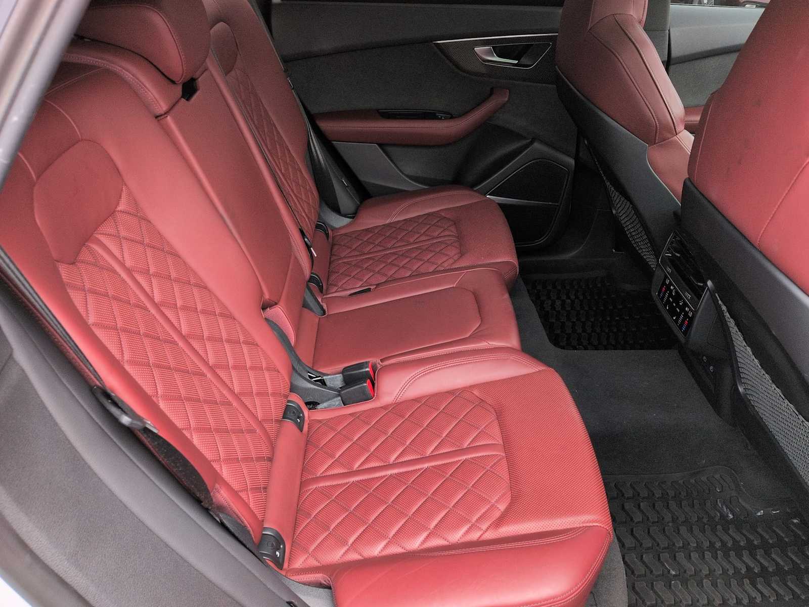 Thumbnail: 2023 Audi SQ8 - 22