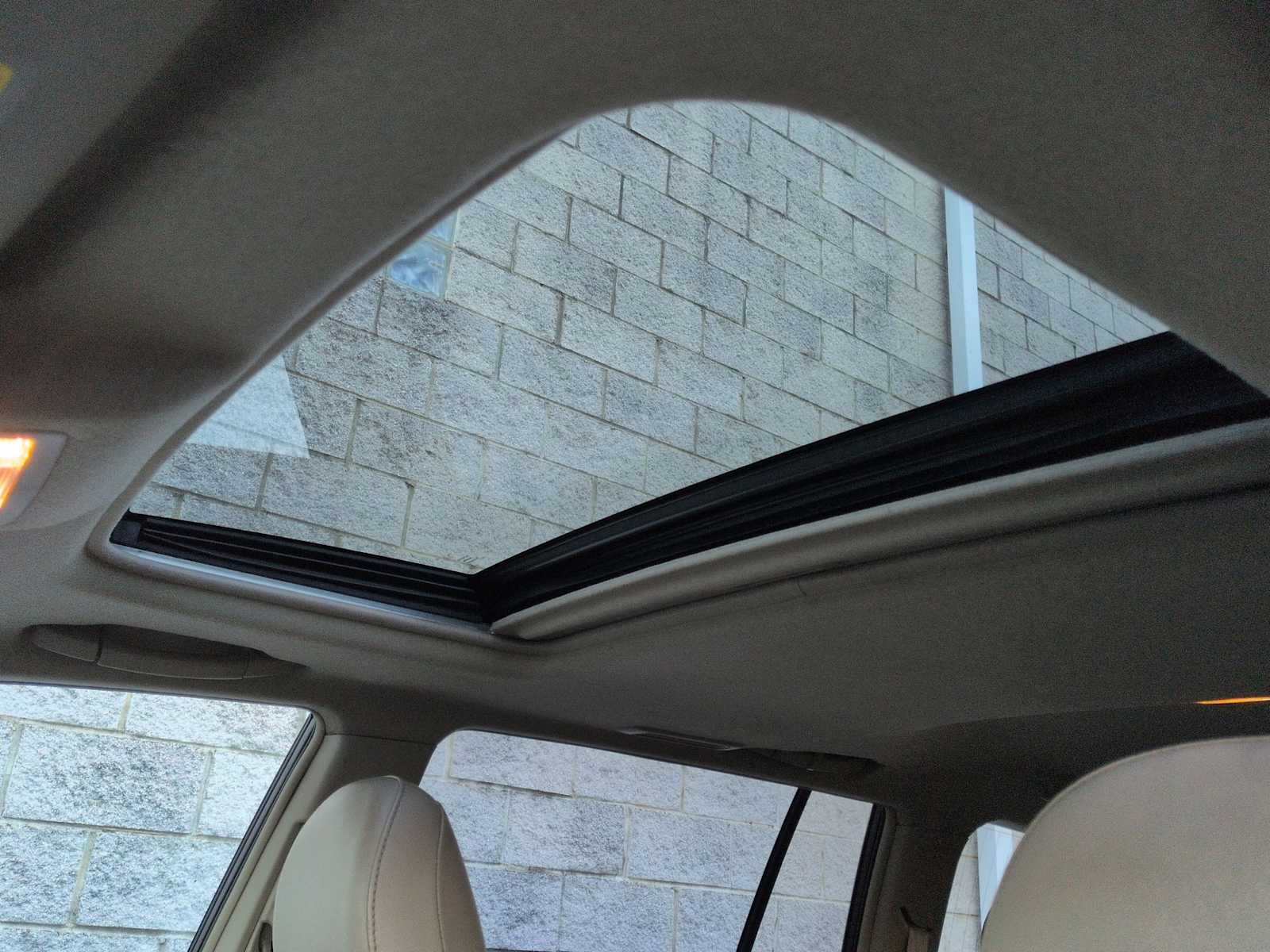 Thumbnail: 2011 Toyota Highlander - 20