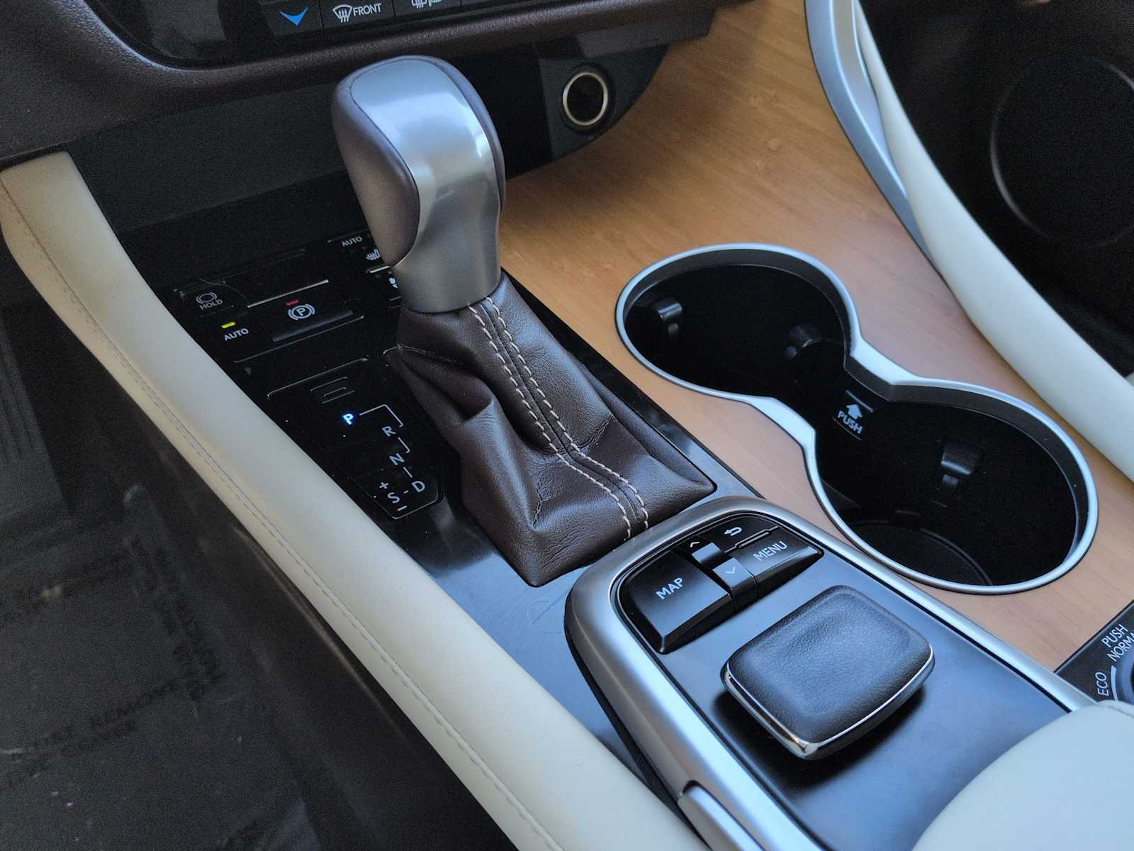 Thumbnail: 2016 Lexus RX - 34