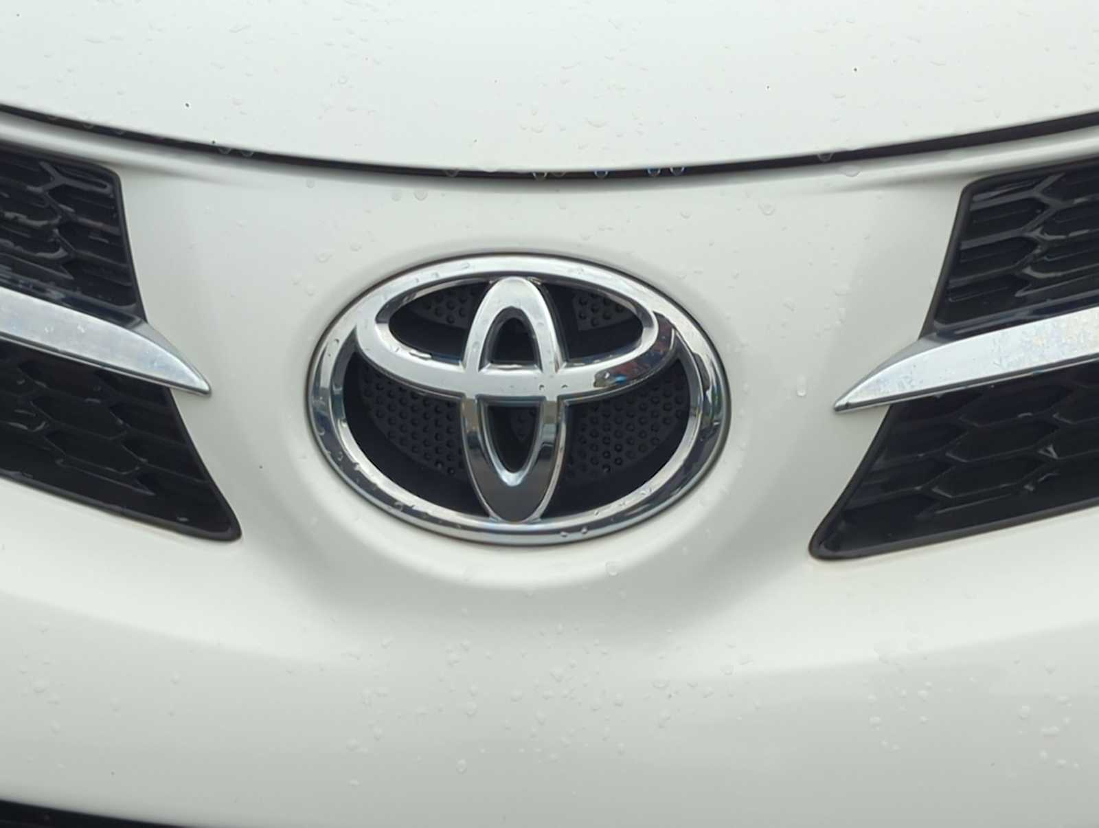 Thumbnail: 2015 Toyota RAV4 - 12