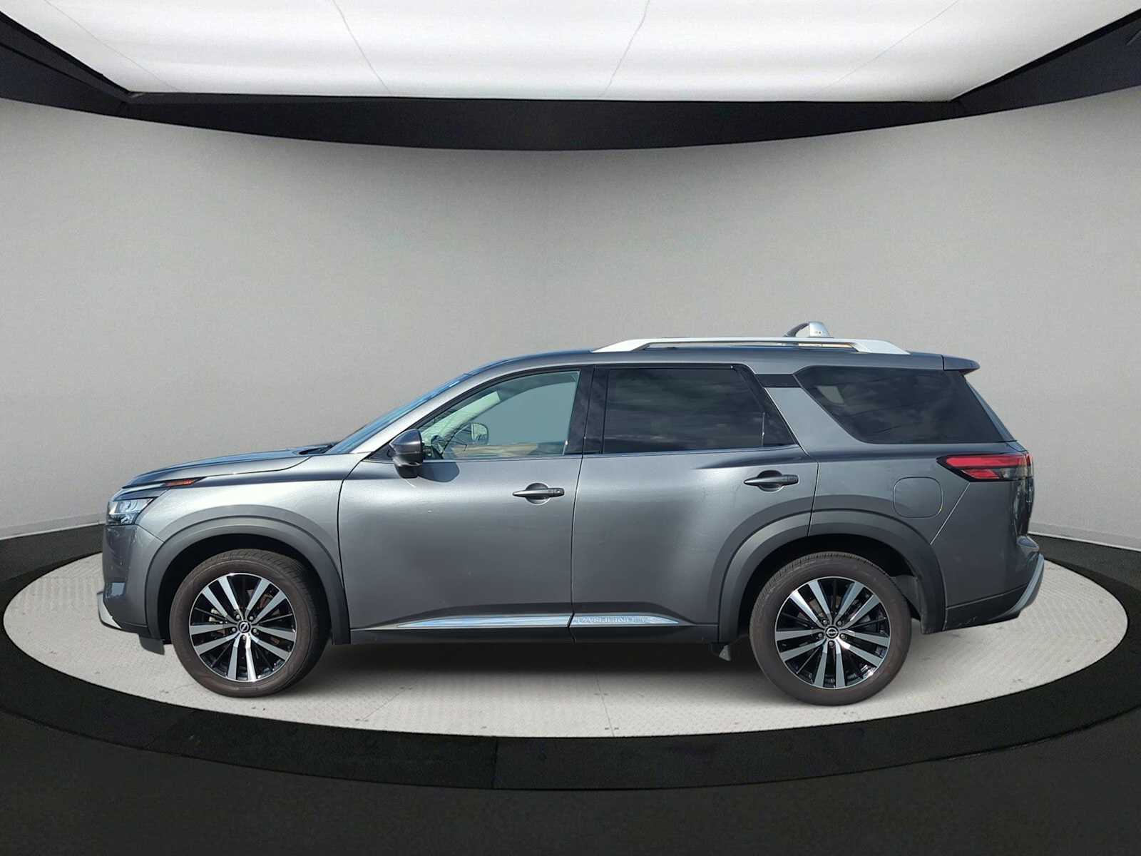 Thumbnail: 2023 Nissan Pathfinder - 5