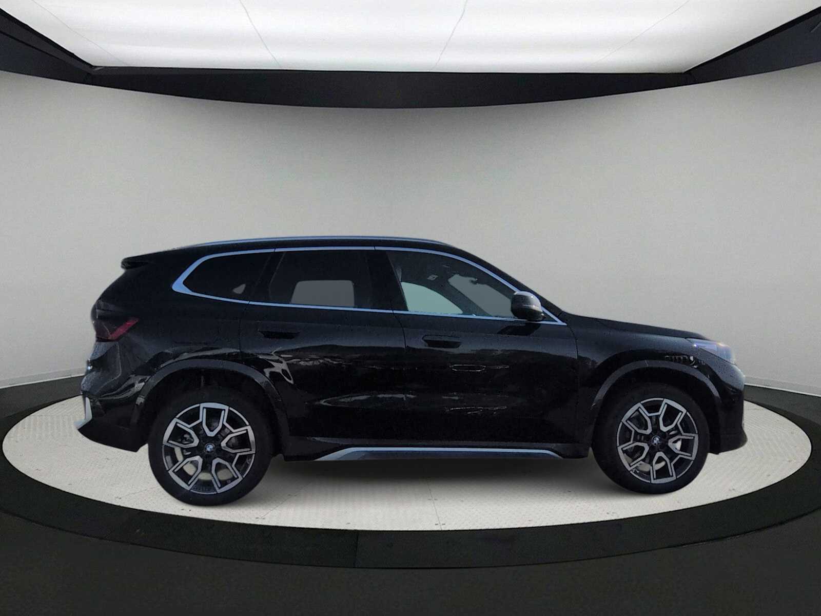 Thumbnail: 2026 BMW X1 - 9