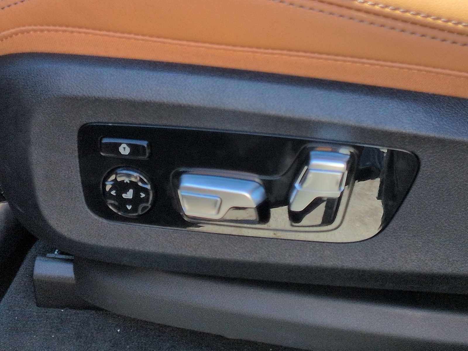 Thumbnail: 2027 BMW X7 - 18