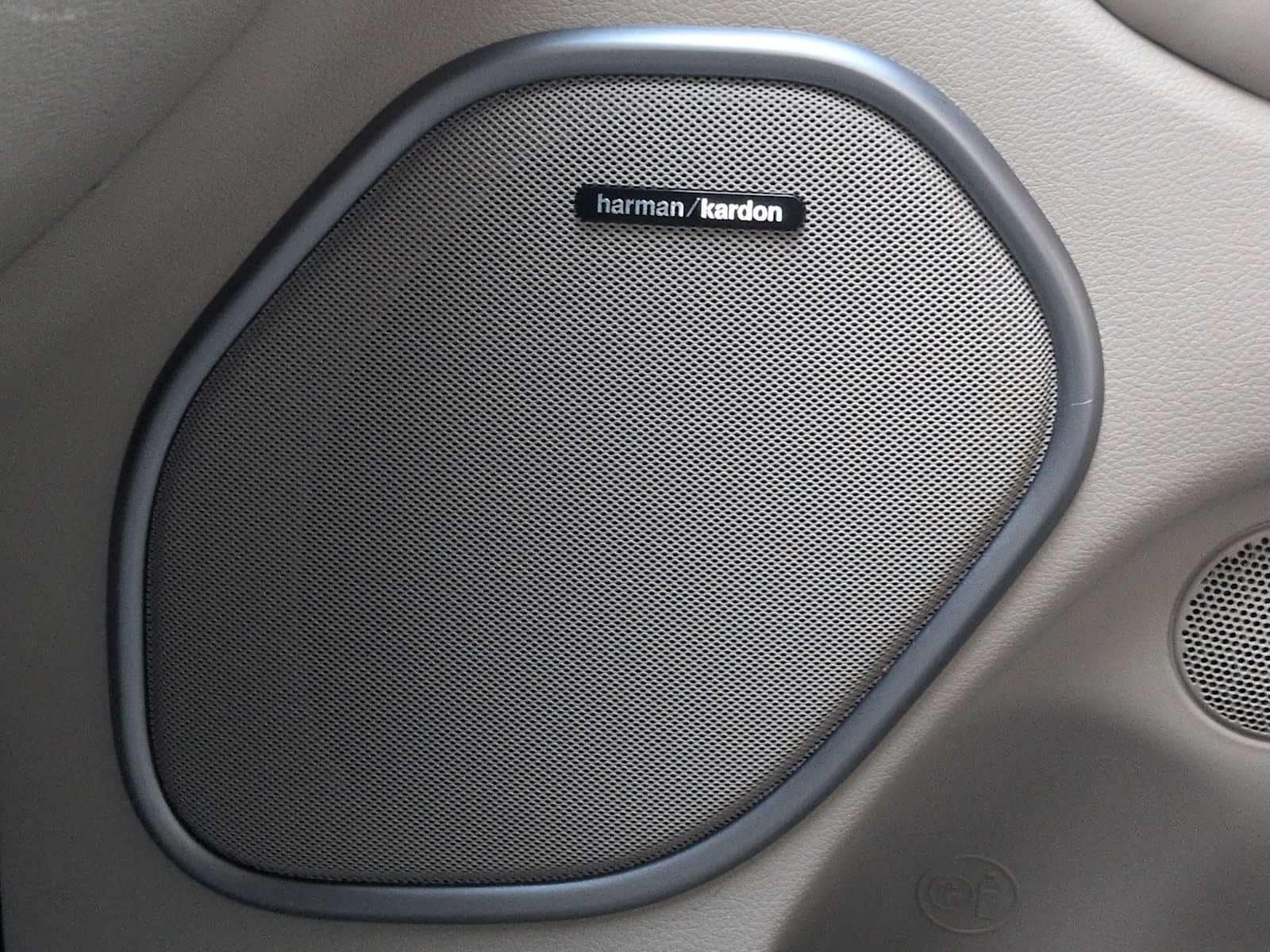 Thumbnail: 2020 Jeep Grand Cherokee - 33