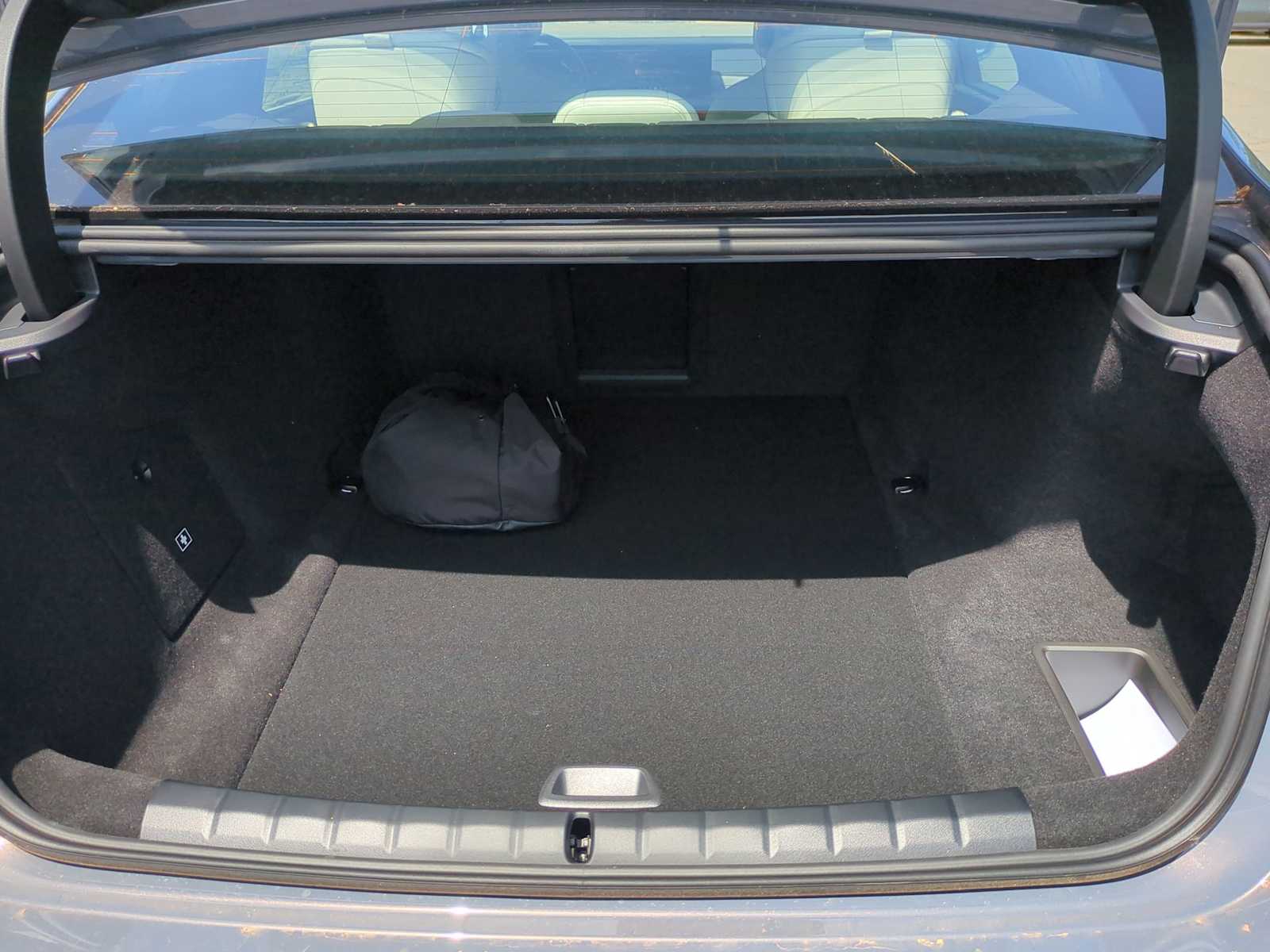 Thumbnail: 2025 BMW i7 - 35