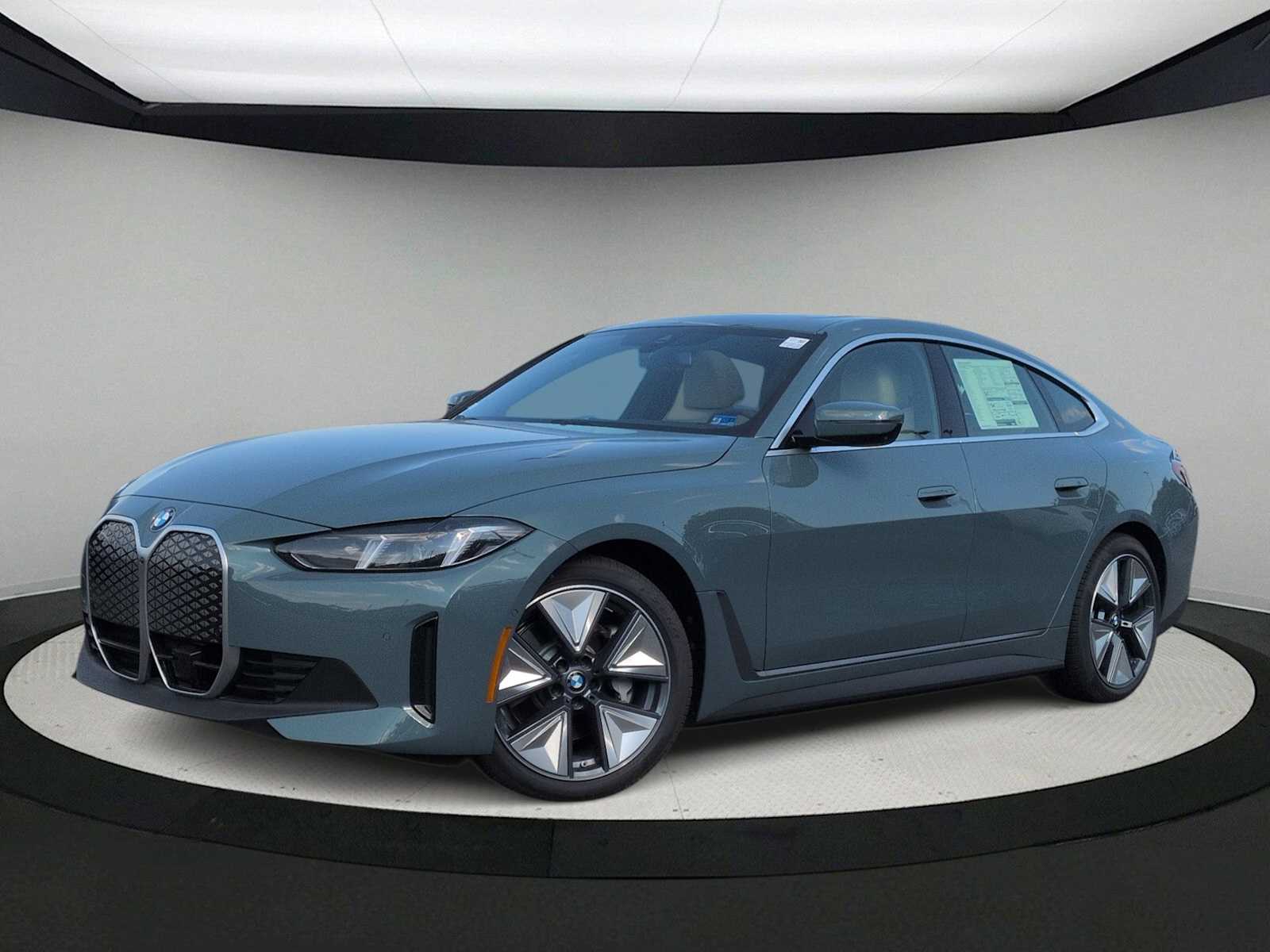 Thumbnail: 2026 BMW i4 - 1