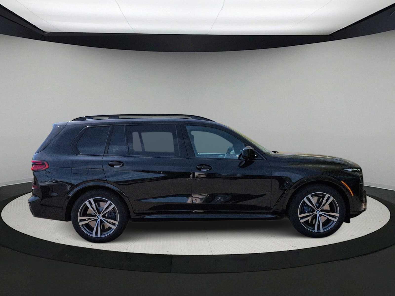 Thumbnail: 2027 BMW X7 - 9
