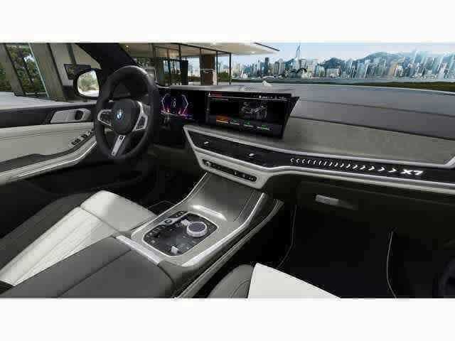 Thumbnail: 2026 BMW X7 - 14