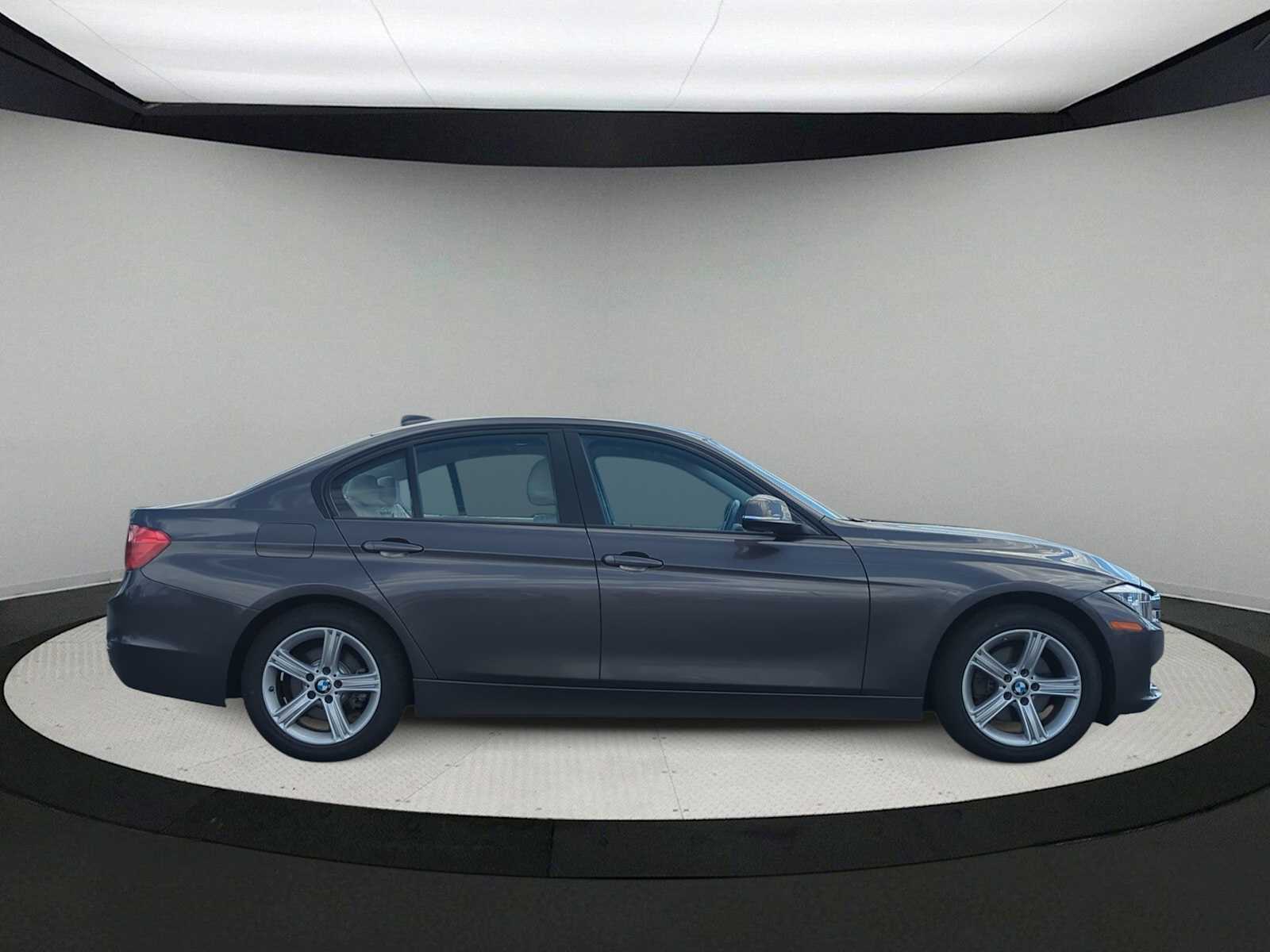 Thumbnail: 2015 BMW 3 Series - 9