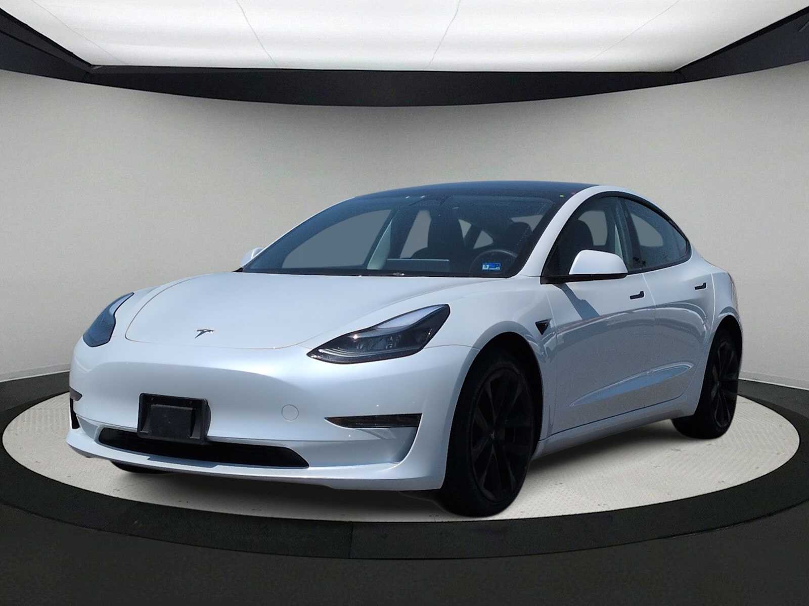 Thumbnail: 2023 Tesla Model 3 - 4