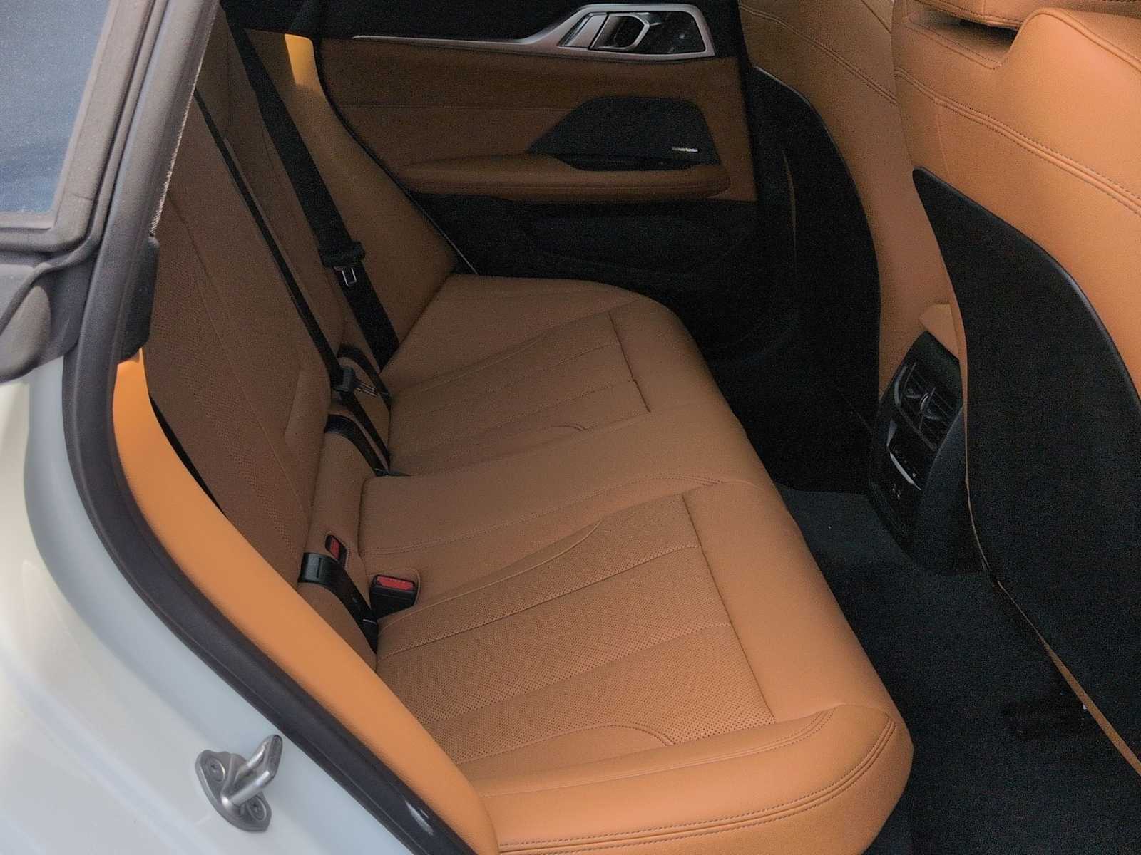 Thumbnail: 2026 BMW i4 - 22