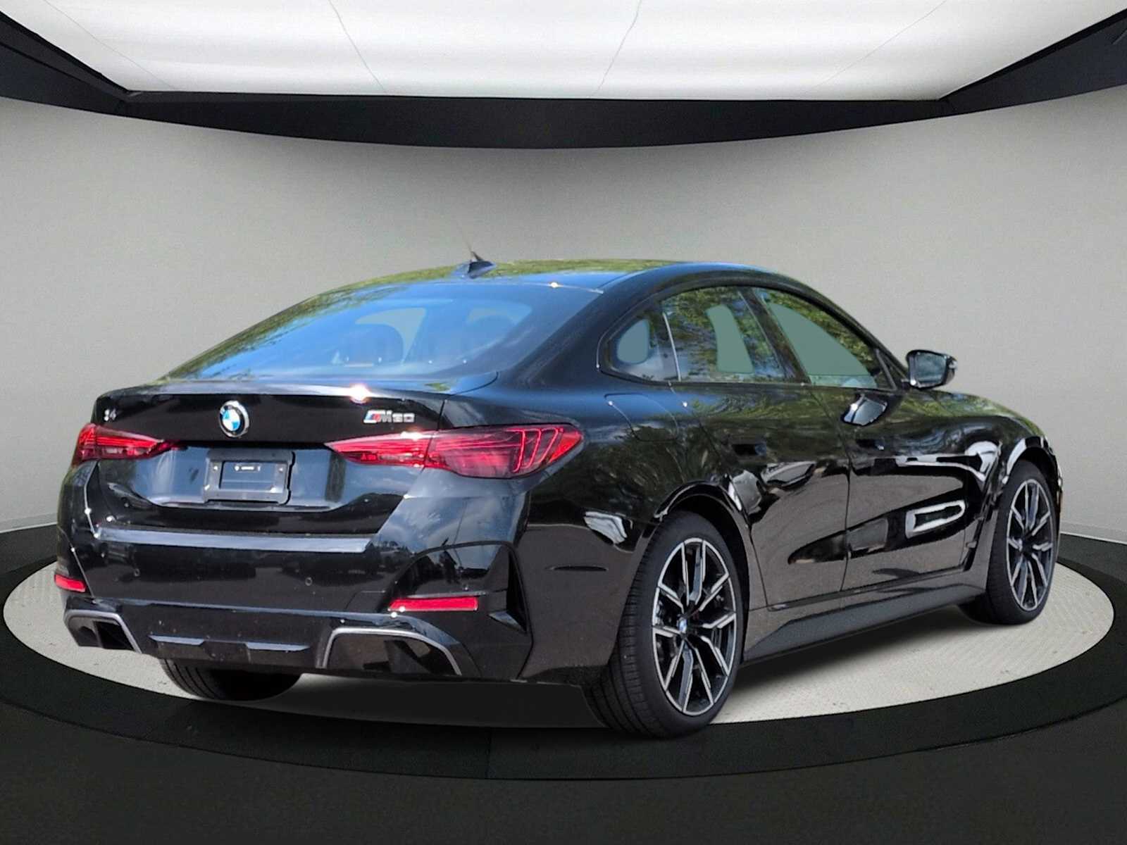Thumbnail: 2026 BMW i4 - 8