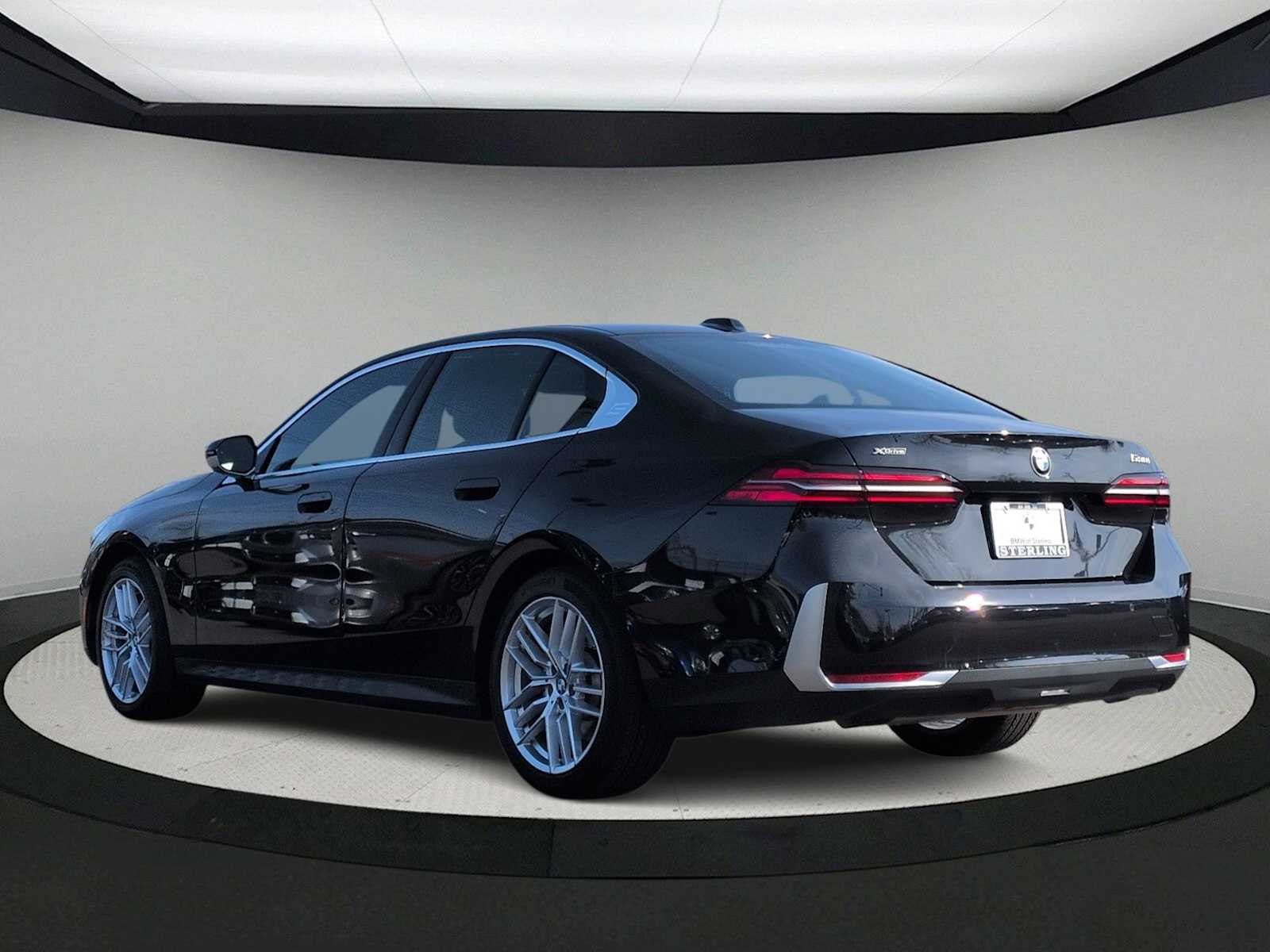 Thumbnail: 2025 BMW 5 Series - 6