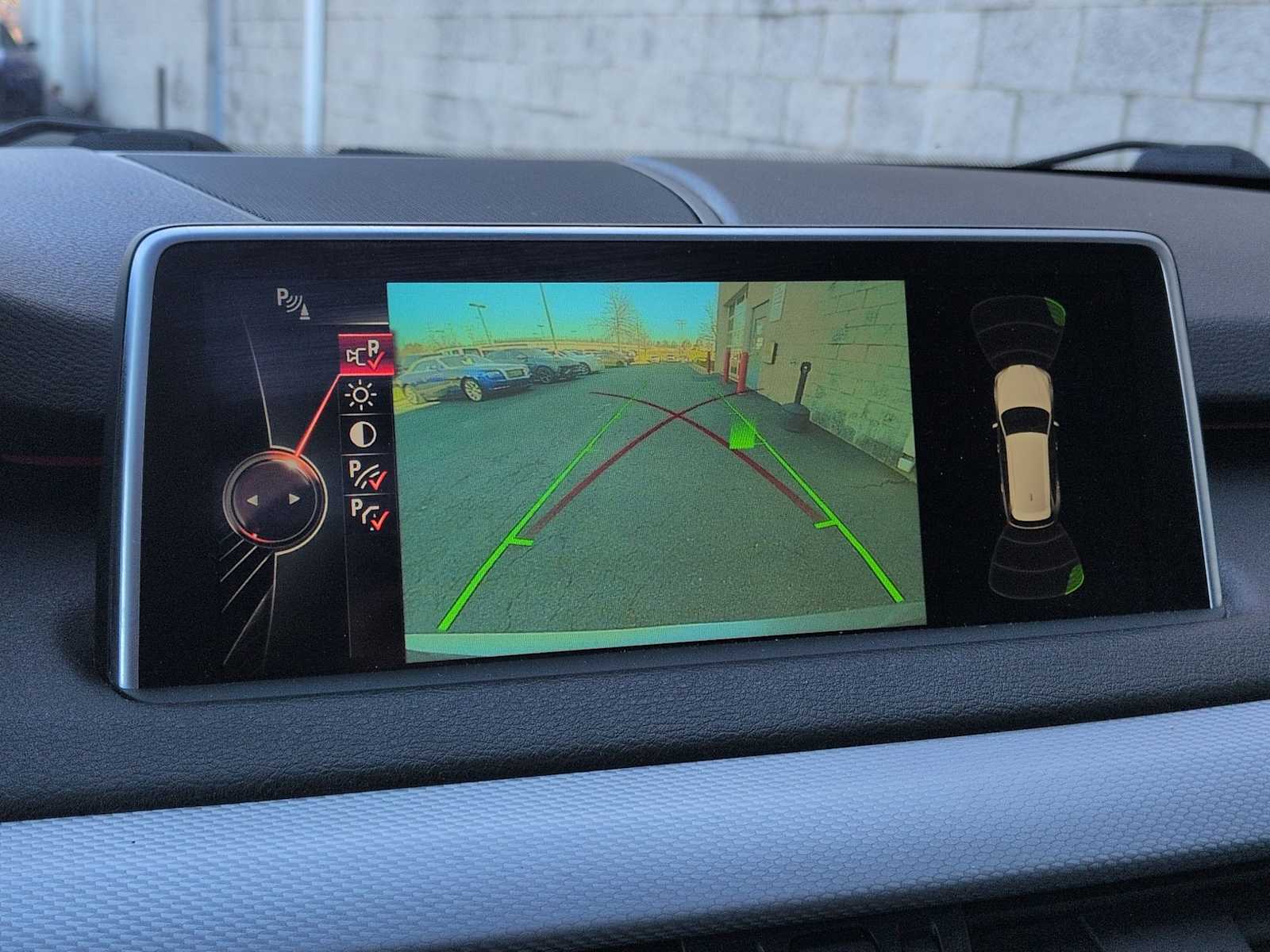 Thumbnail: 2015 BMW X5 - 32