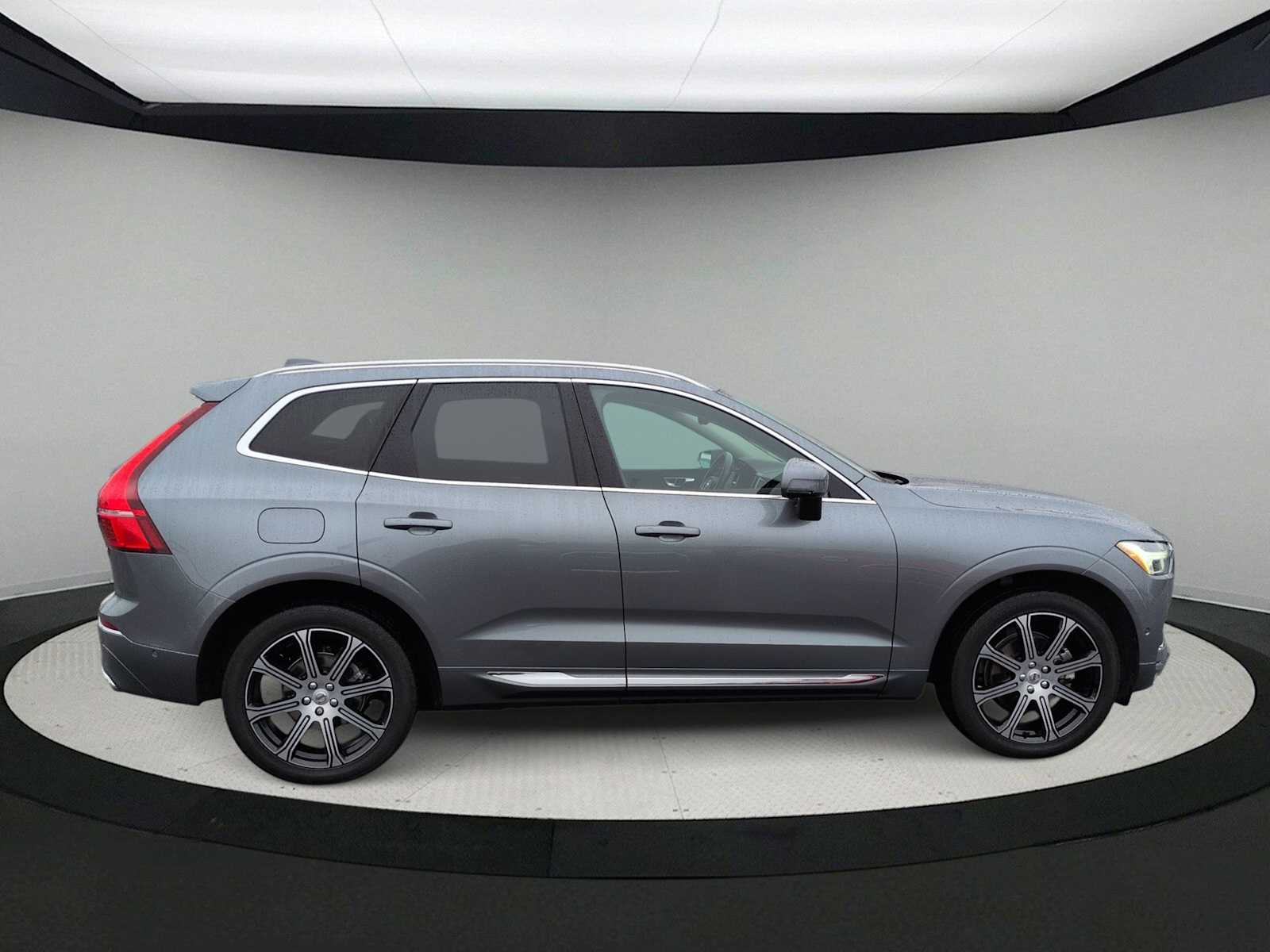 Thumbnail: 2021 Volvo XC60 - 9