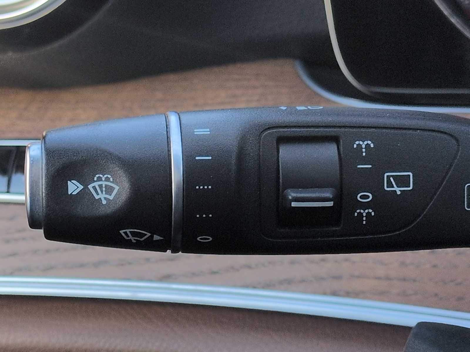 Thumbnail: 2017 Mercedes-Benz E-Class - 28